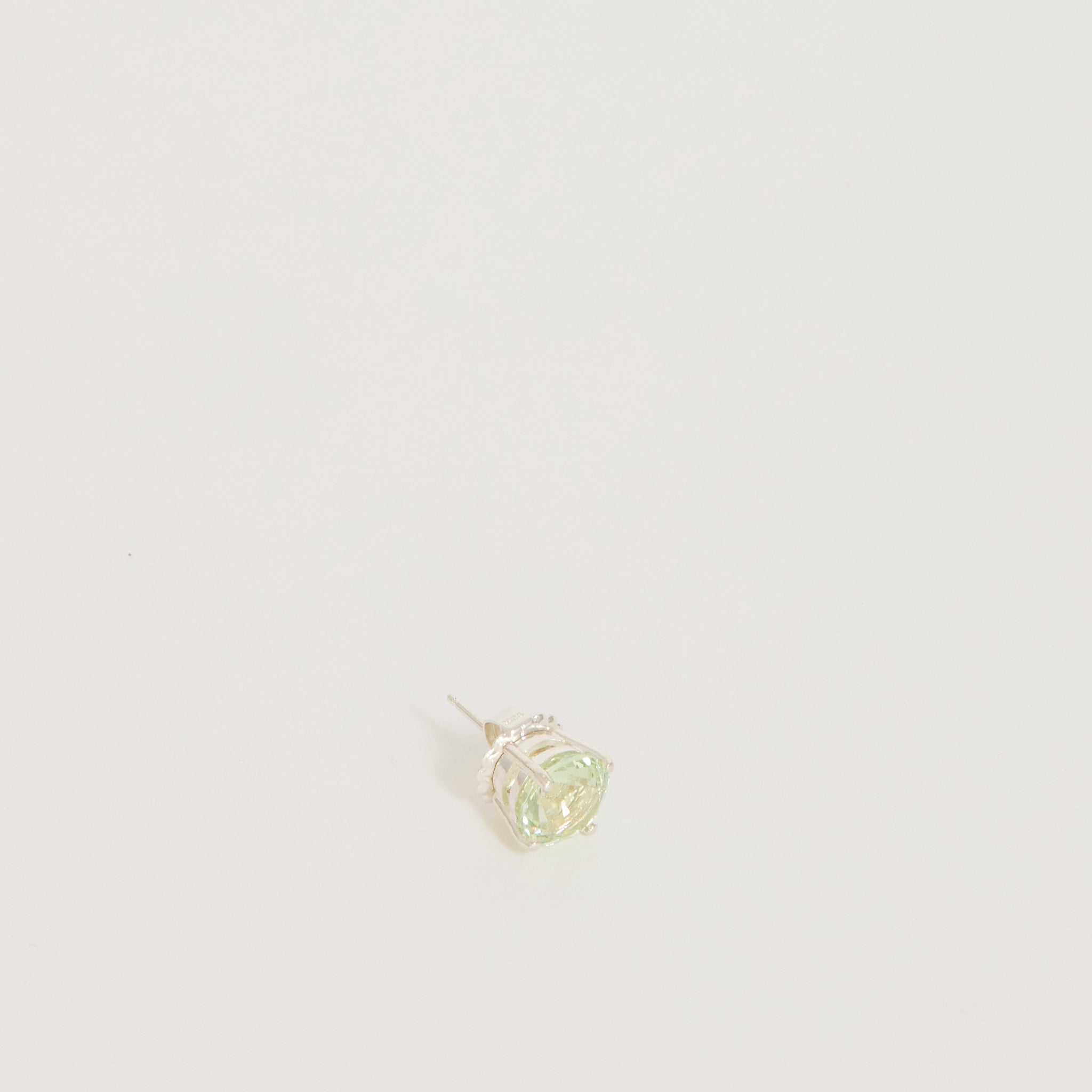 Pseushi | Spinel Stud | Maplestore