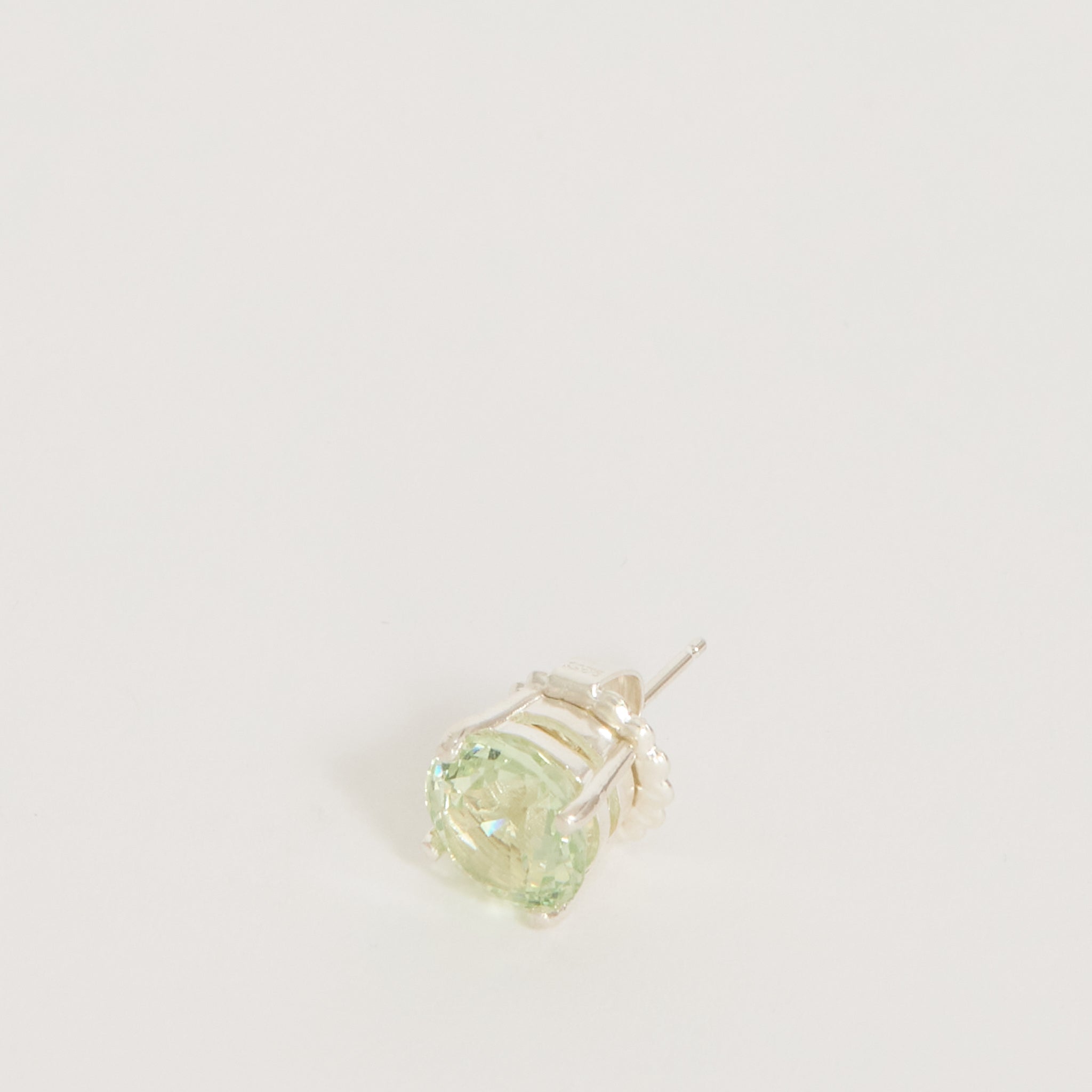 Pseushi | Spinel Stud | Maplestore
