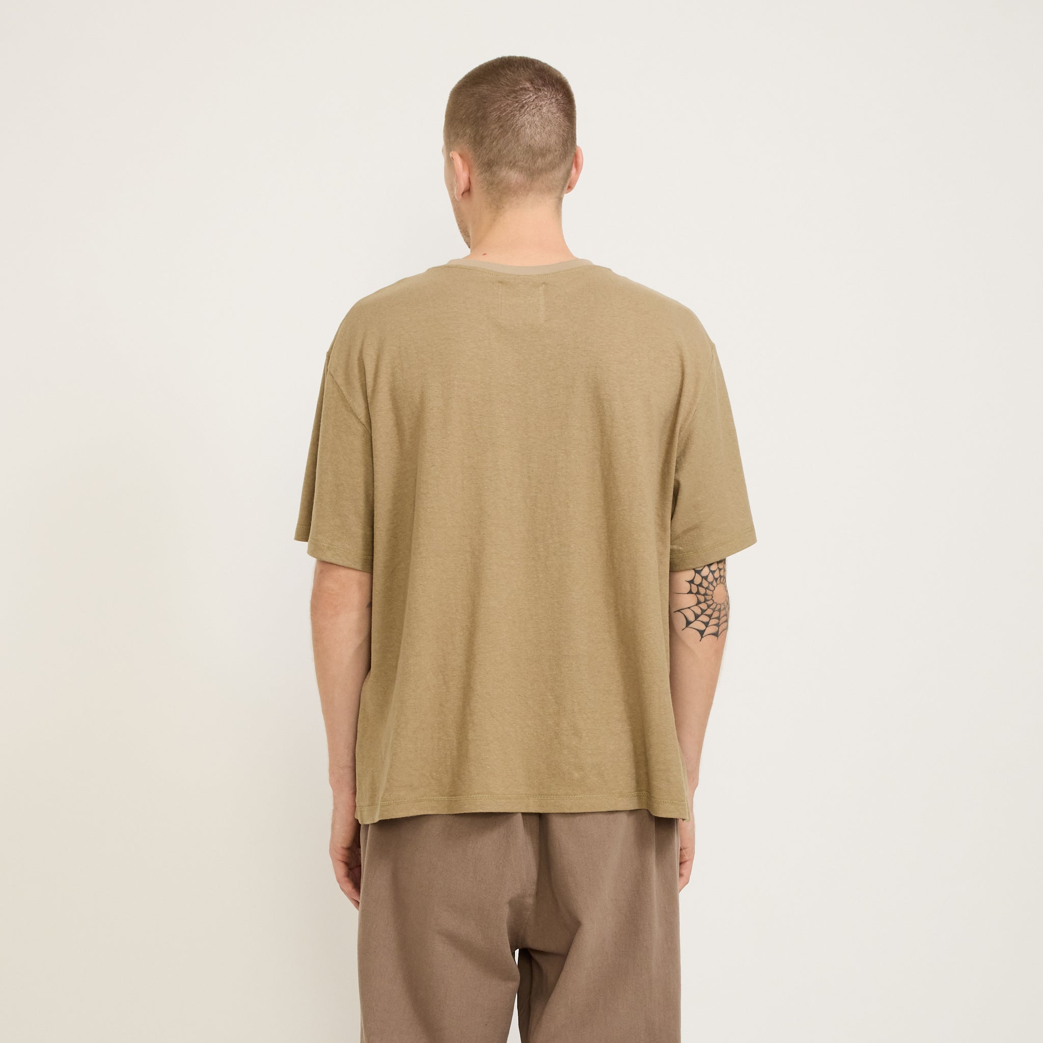 Satta | Flatlock Tee Light Olive | Maplestore