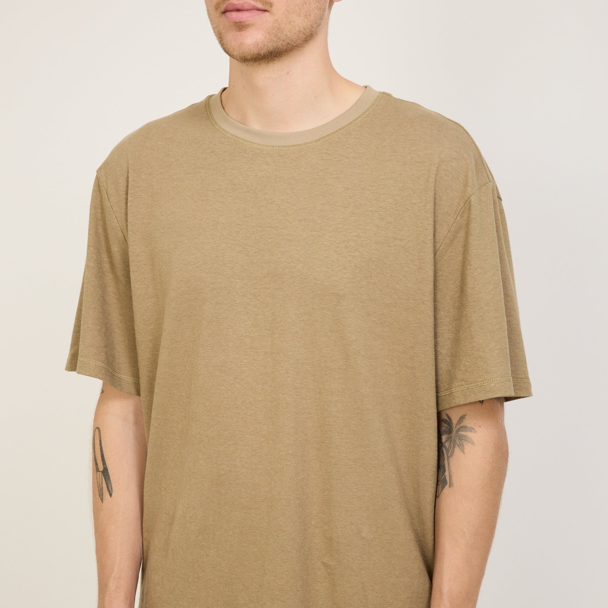 Satta | Flatlock Tee Light Olive | Maplestore