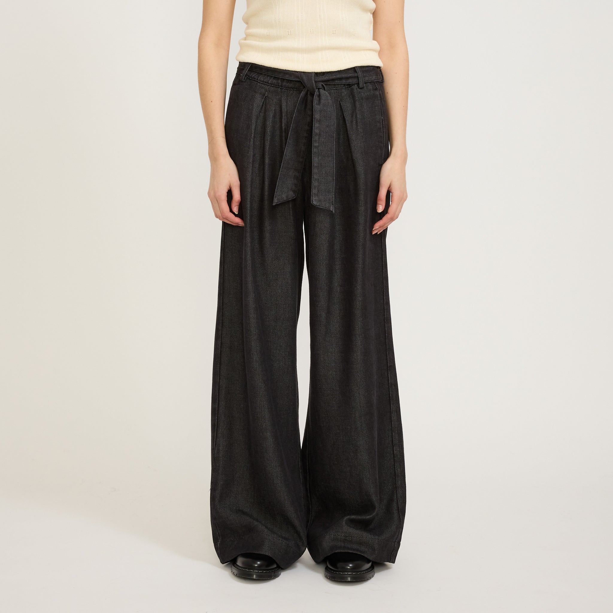Rinim Pant Carbonella