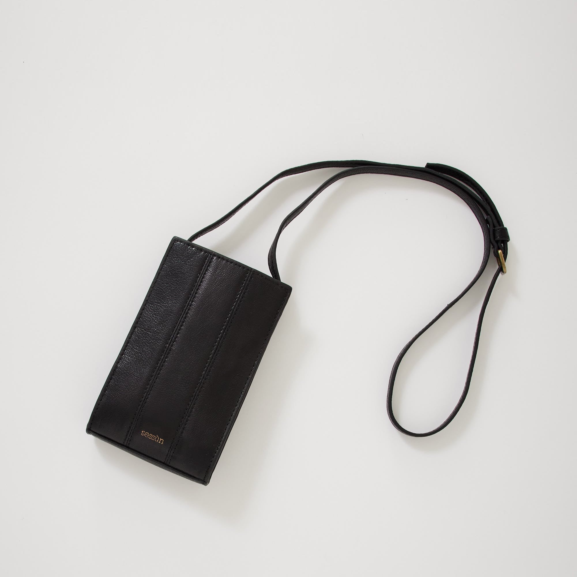 Sessun | Faraphone Bag Black Leather | Maplestore