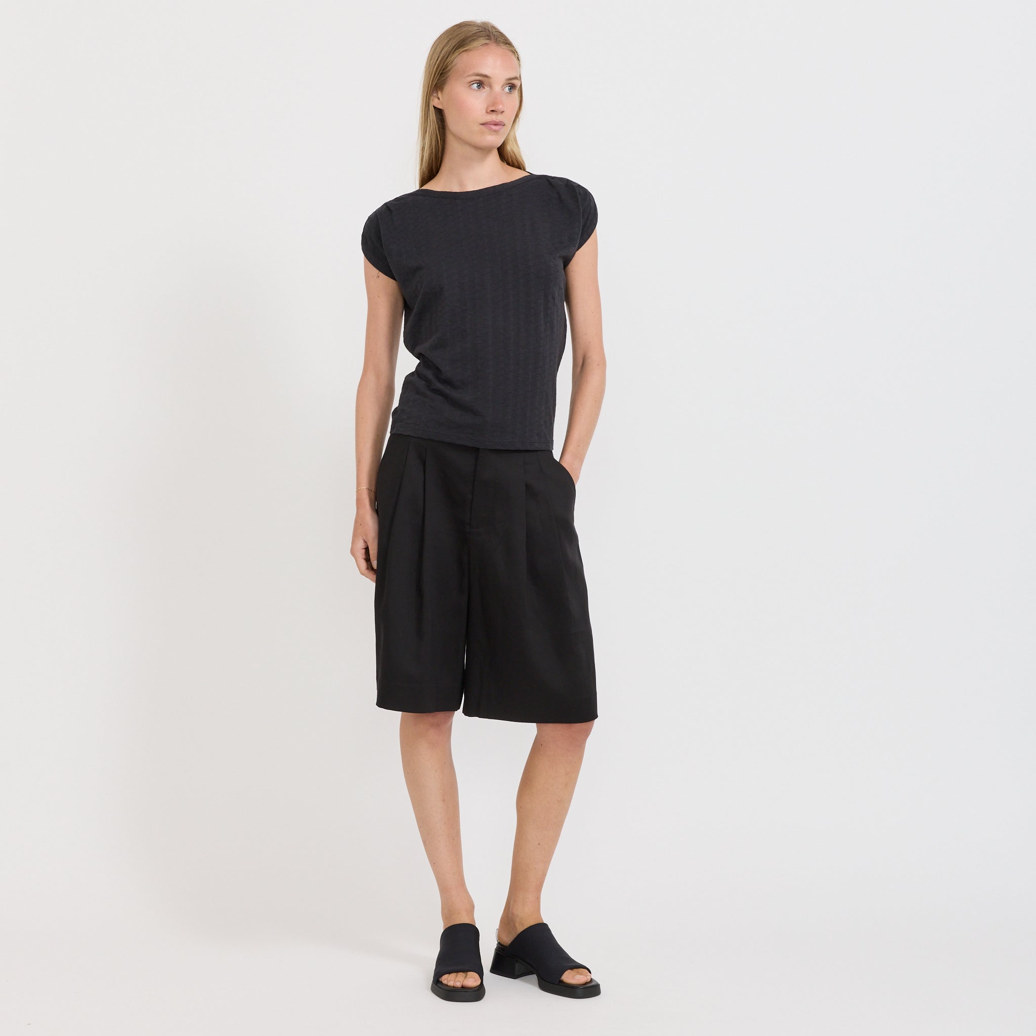 Sessun | Sixtojacquard Pleated Shoulder T-Shirt Moonless | Maplestore