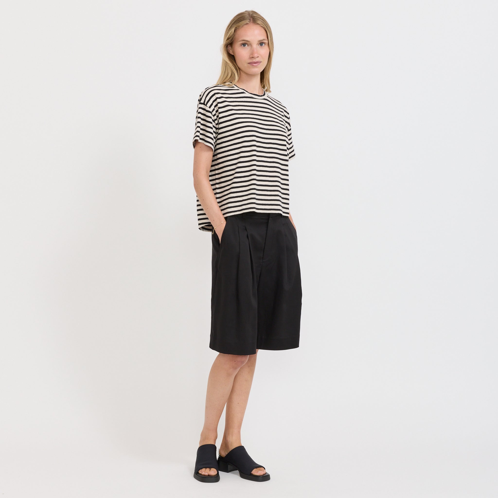 Sessun | Tooli T-Shirt Sandblack | Maplestore