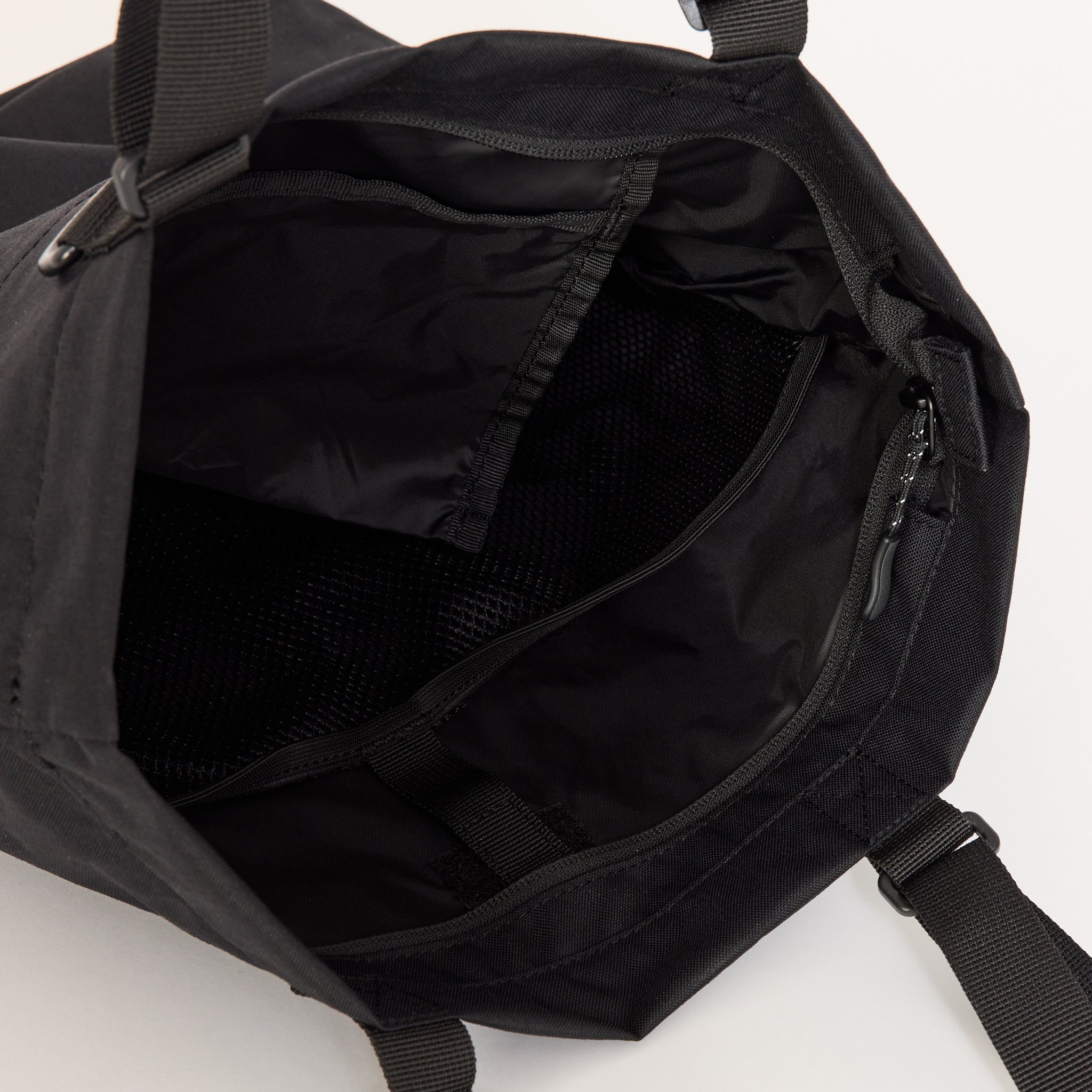 Snow Peak | Everyday Use 2 Way Tote Bag Black | Maplestore