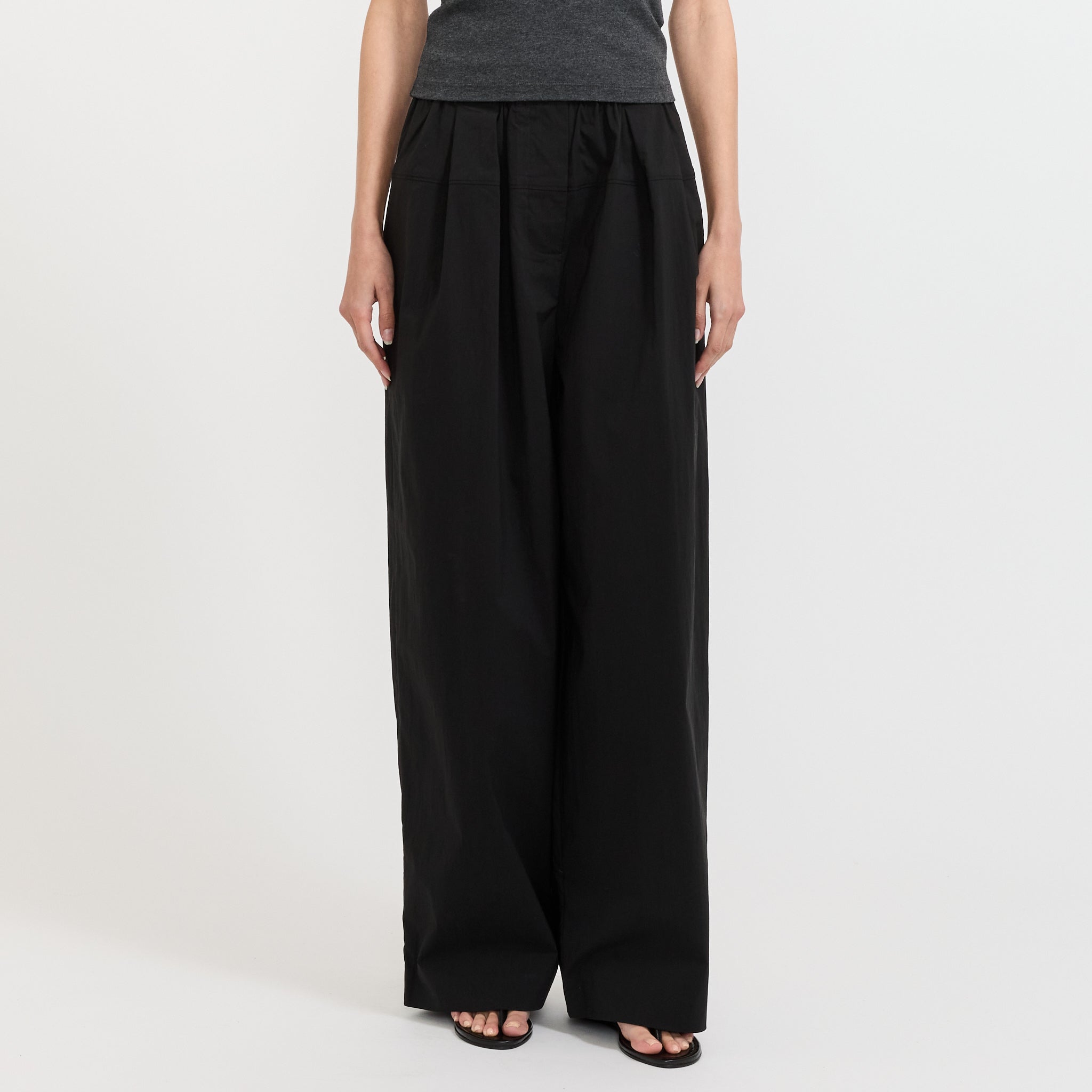 Relaxed Pleat Pants Black