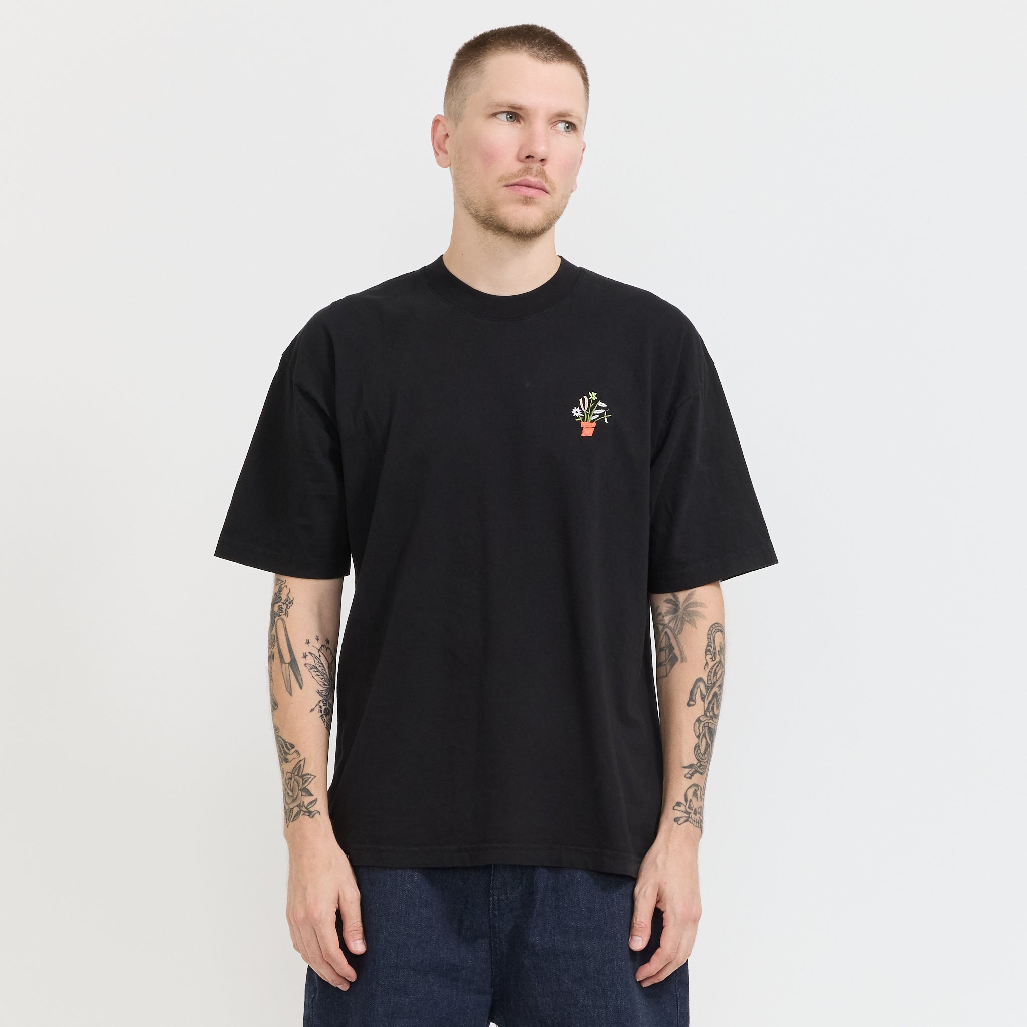 Plants Embroidered Tee Black