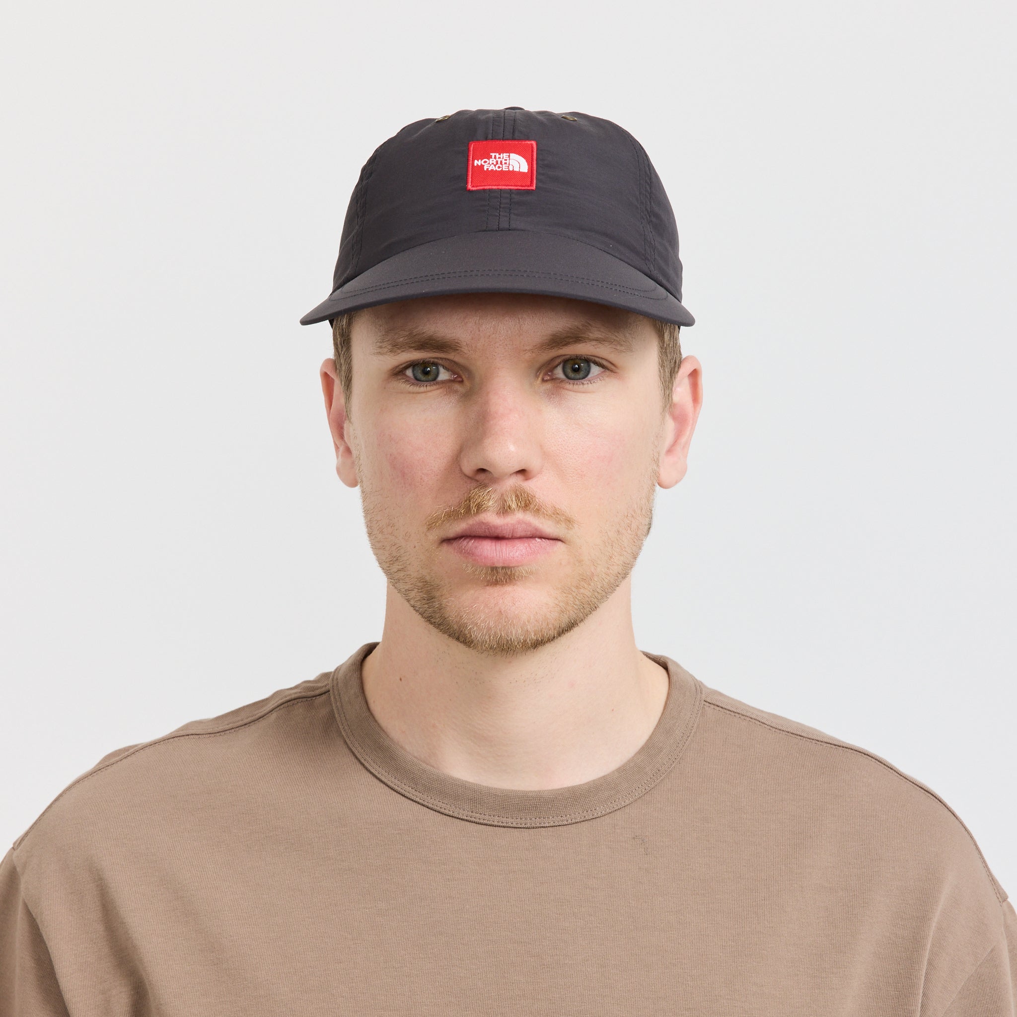 The North Face | Red Box Nylon Hat Obsidian | Maplestore
