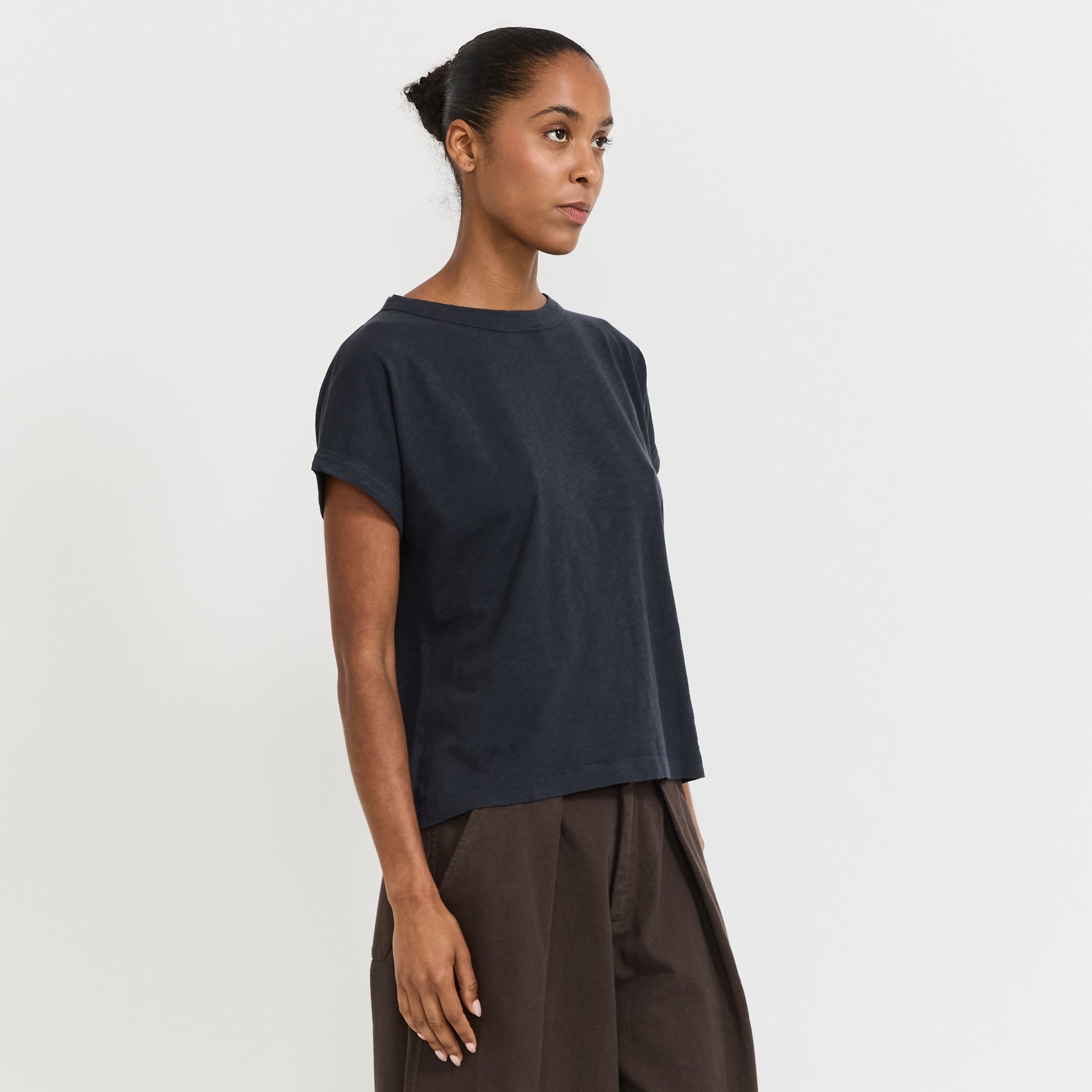 Toast | Alda Organic Cotton Easy Tee Coal | Maplestore
