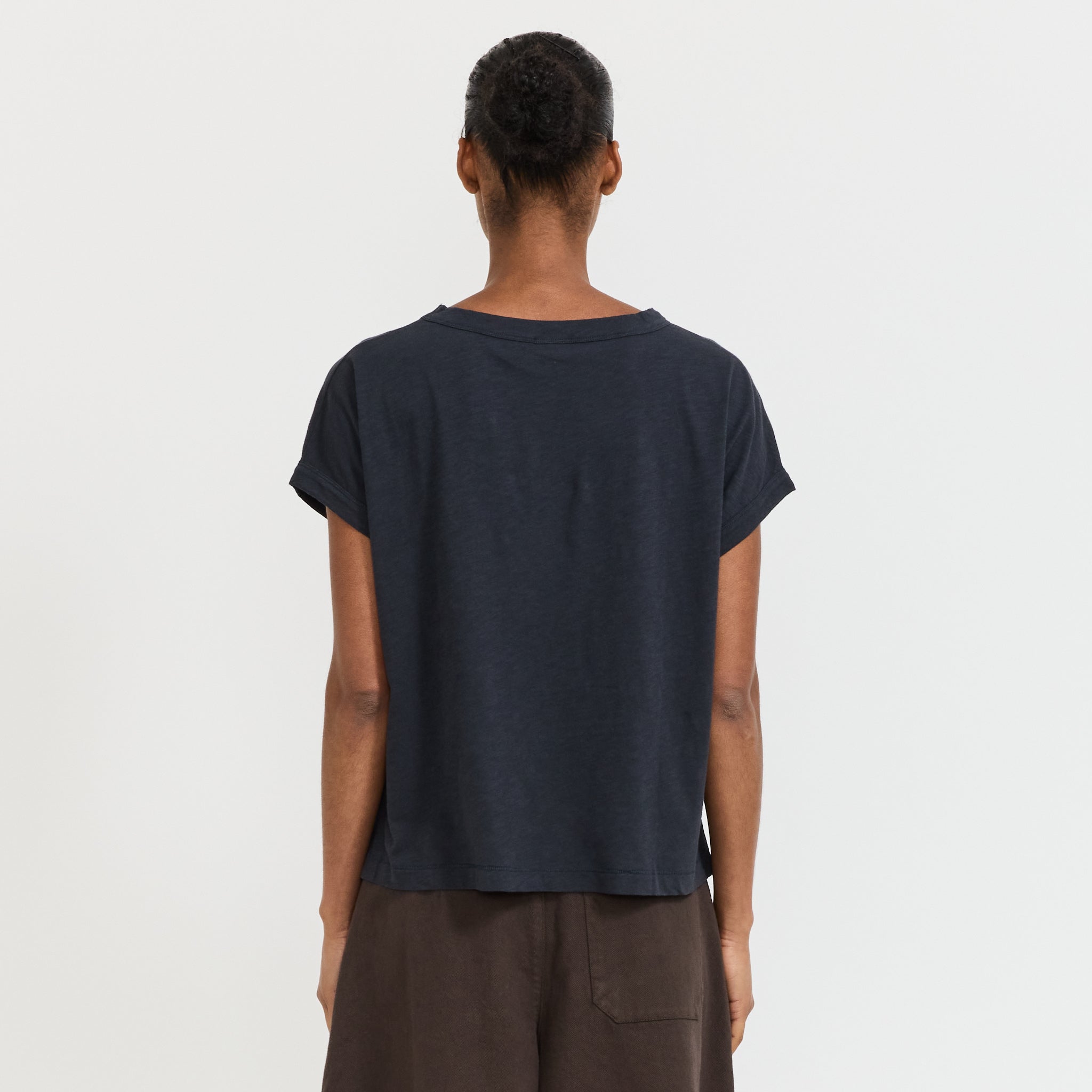 Toast | Alda Organic Cotton Easy Tee Coal | Maplestore