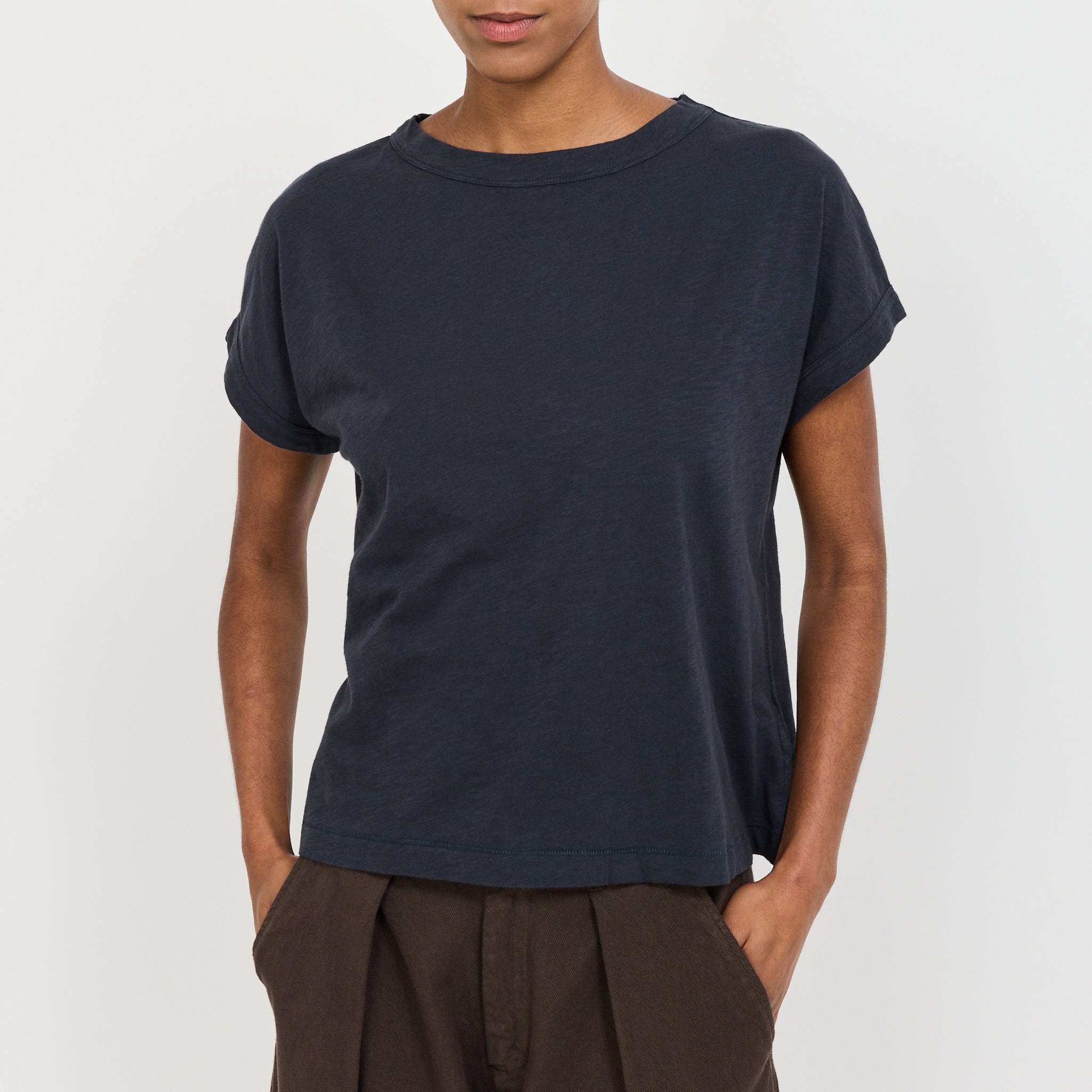 Toast | Alda Organic Cotton Easy Tee Coal | Maplestore