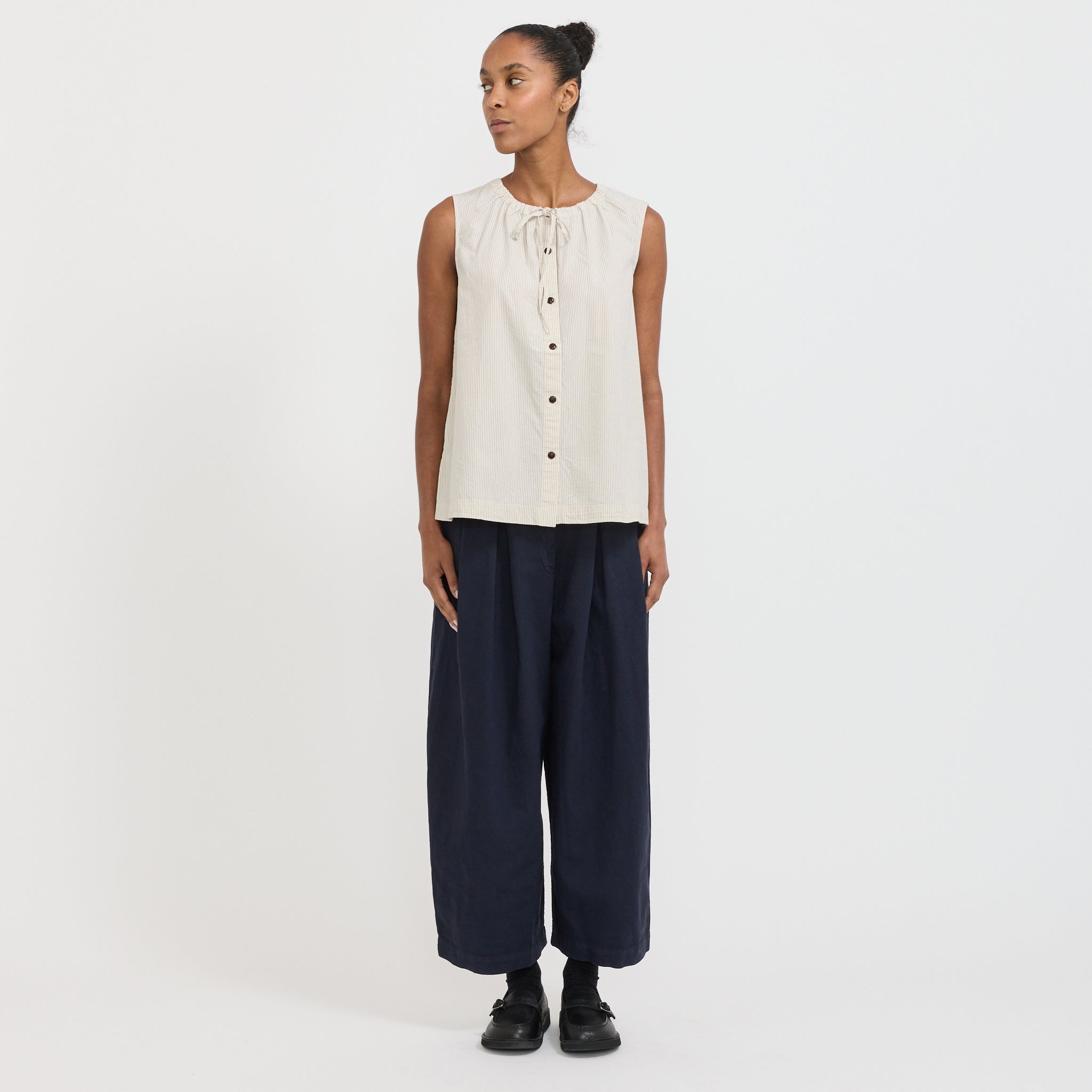 Toast | Cotton Linen Canvas Wide Leg Trousers Anthracite | Maplestore