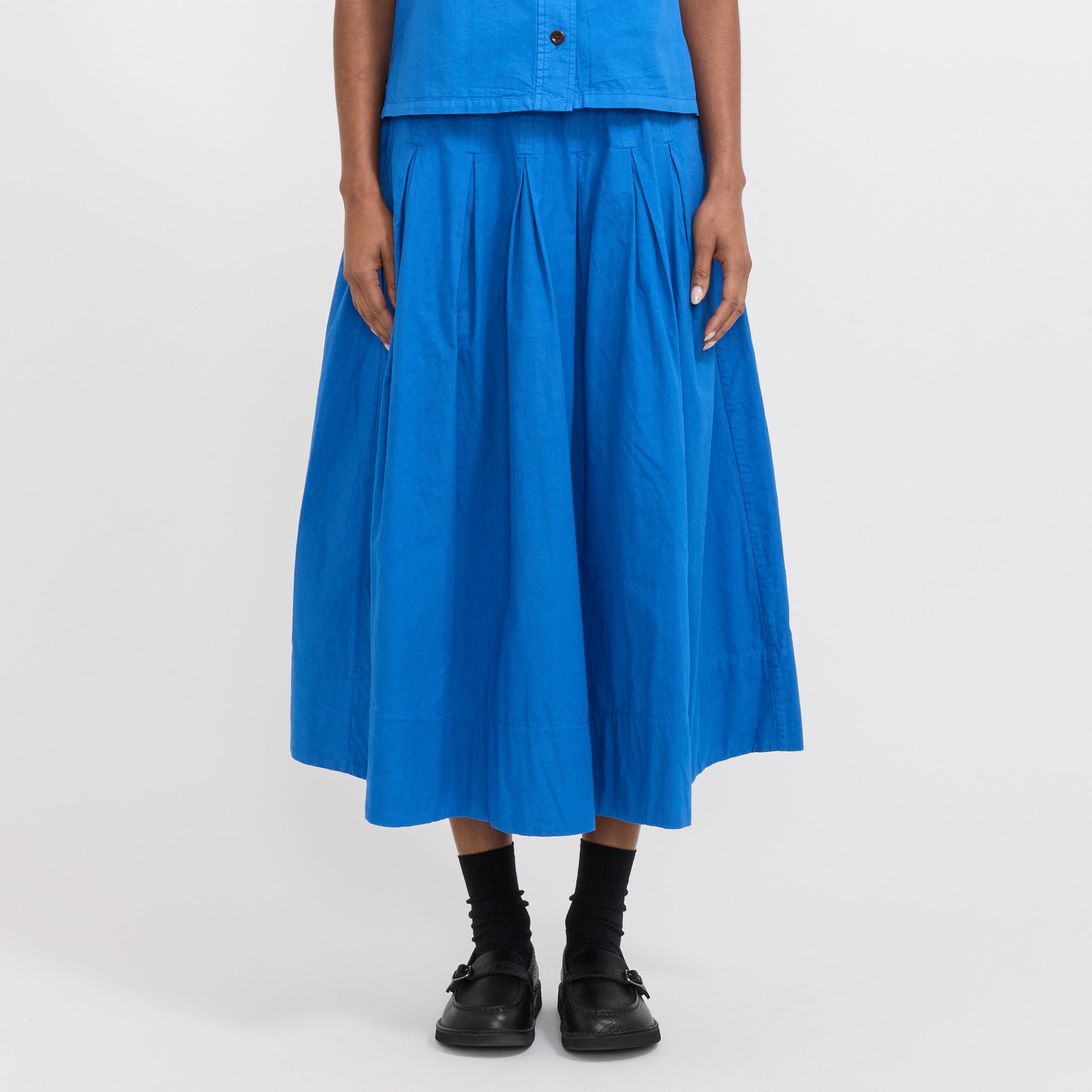 Toast | Pleated Cotton Linen Poplin Skirt Enamel Blue | Maplestore
