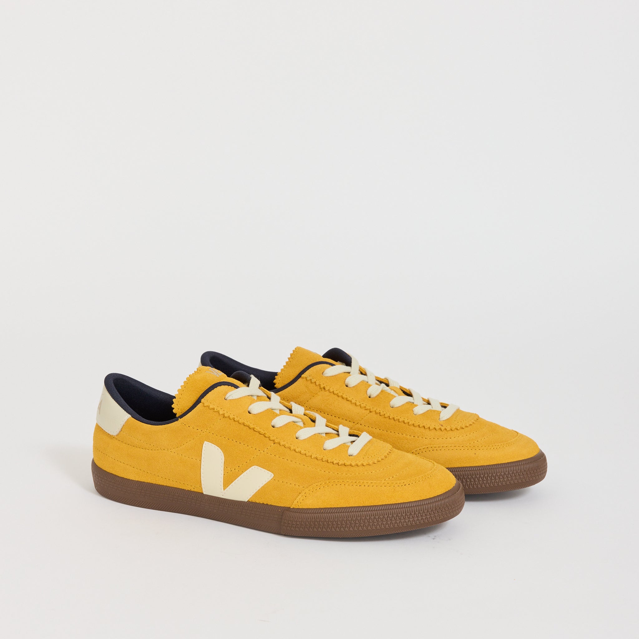Veja | Panenka Suede Safran Pierre Bark | Maplestore