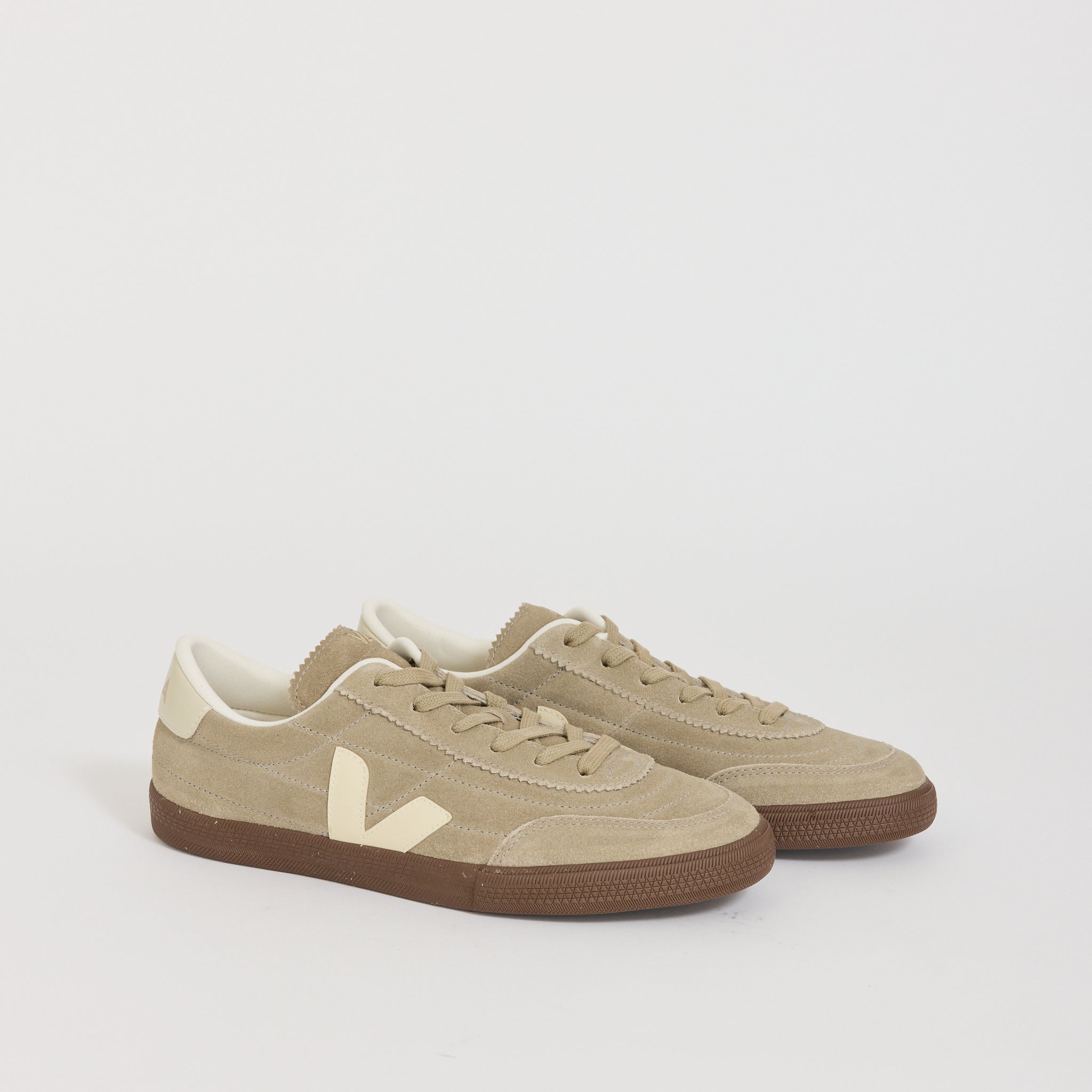 Veja | Panenka Suede Taupe Pierre Bark | Maplestore