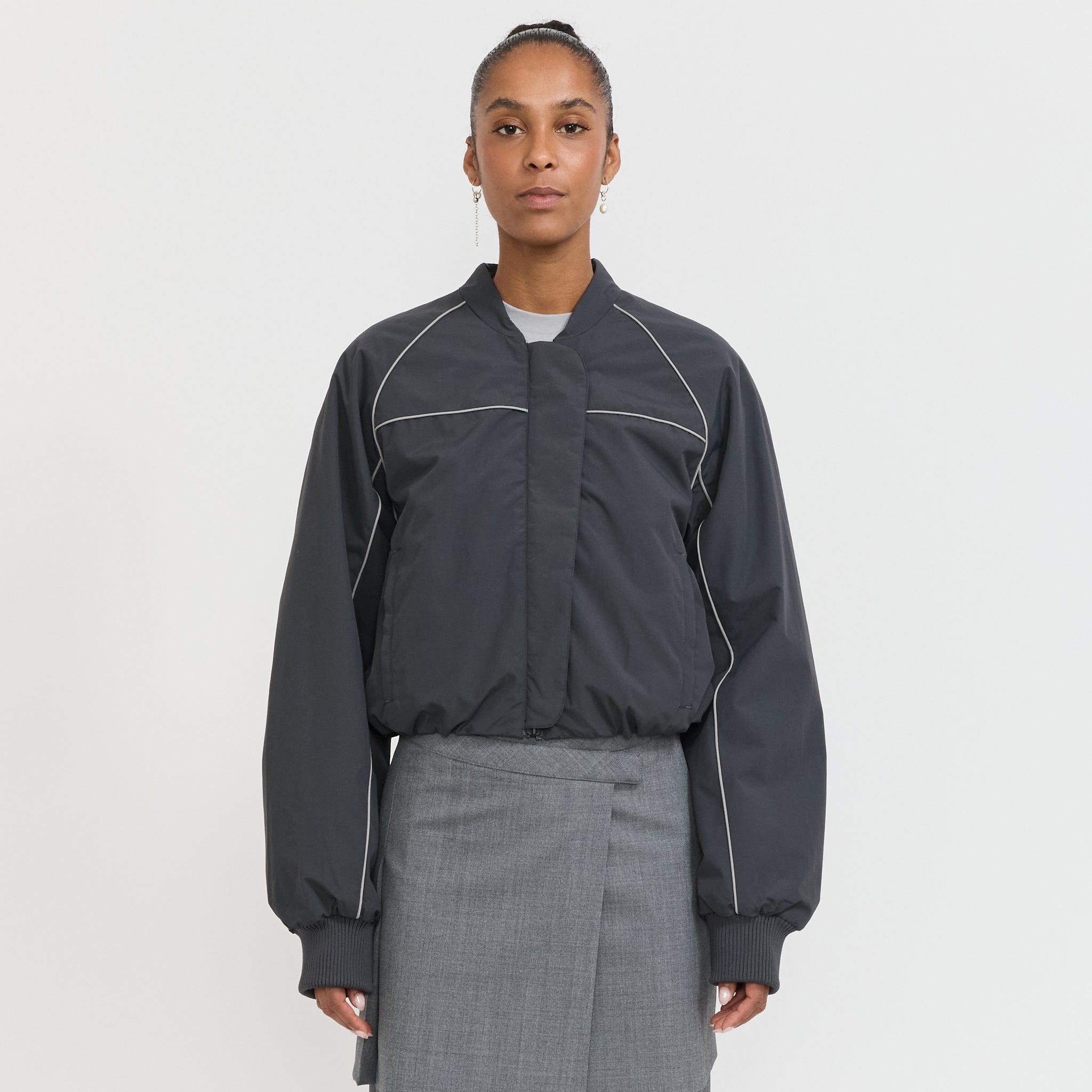 Won Hundred | Ola Piping Bomber Jacket Asphalt | Maplestore