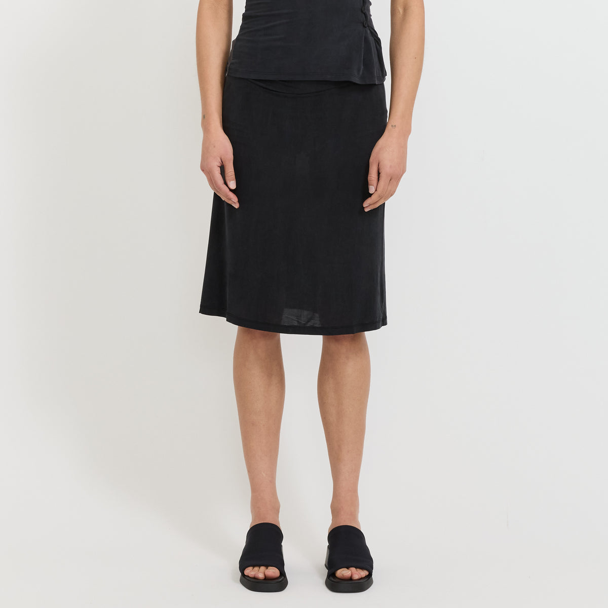 Kylie Vent Midi Skort Graphite