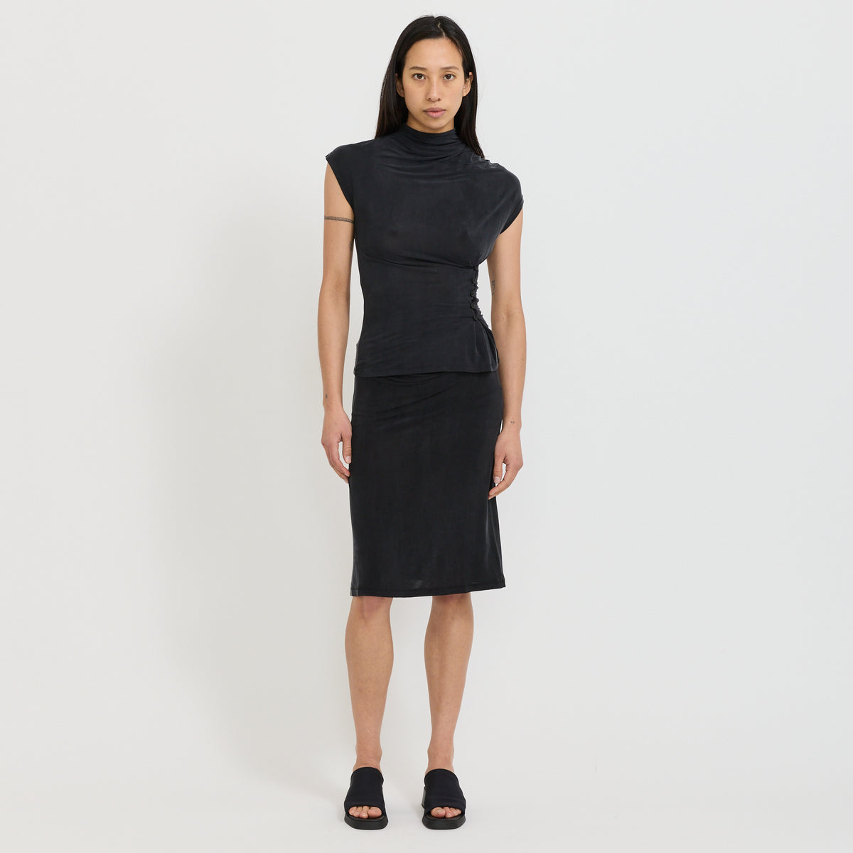 Kylie Button Top Graphite
