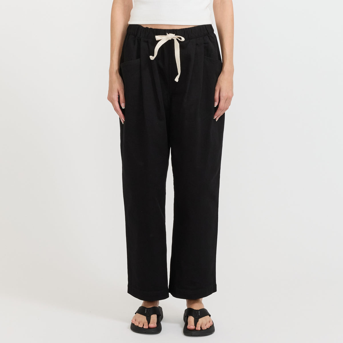Danton | Tuck Pants Loose Chino Black | Maplestore