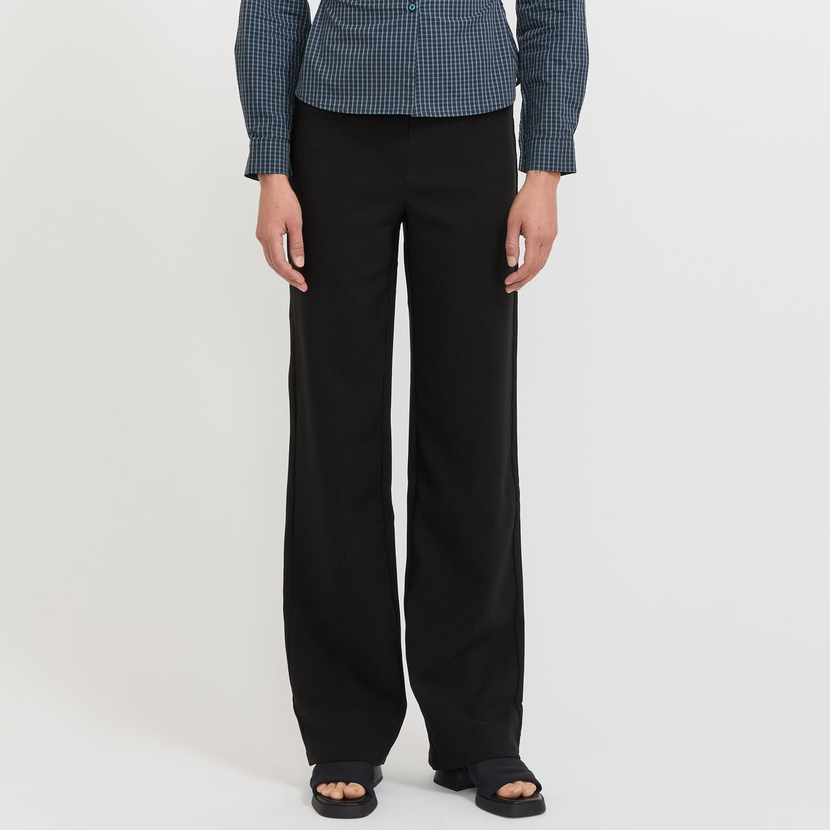 Peachy Den | Jerry Sculpt Trouser Onyx | Maplestore