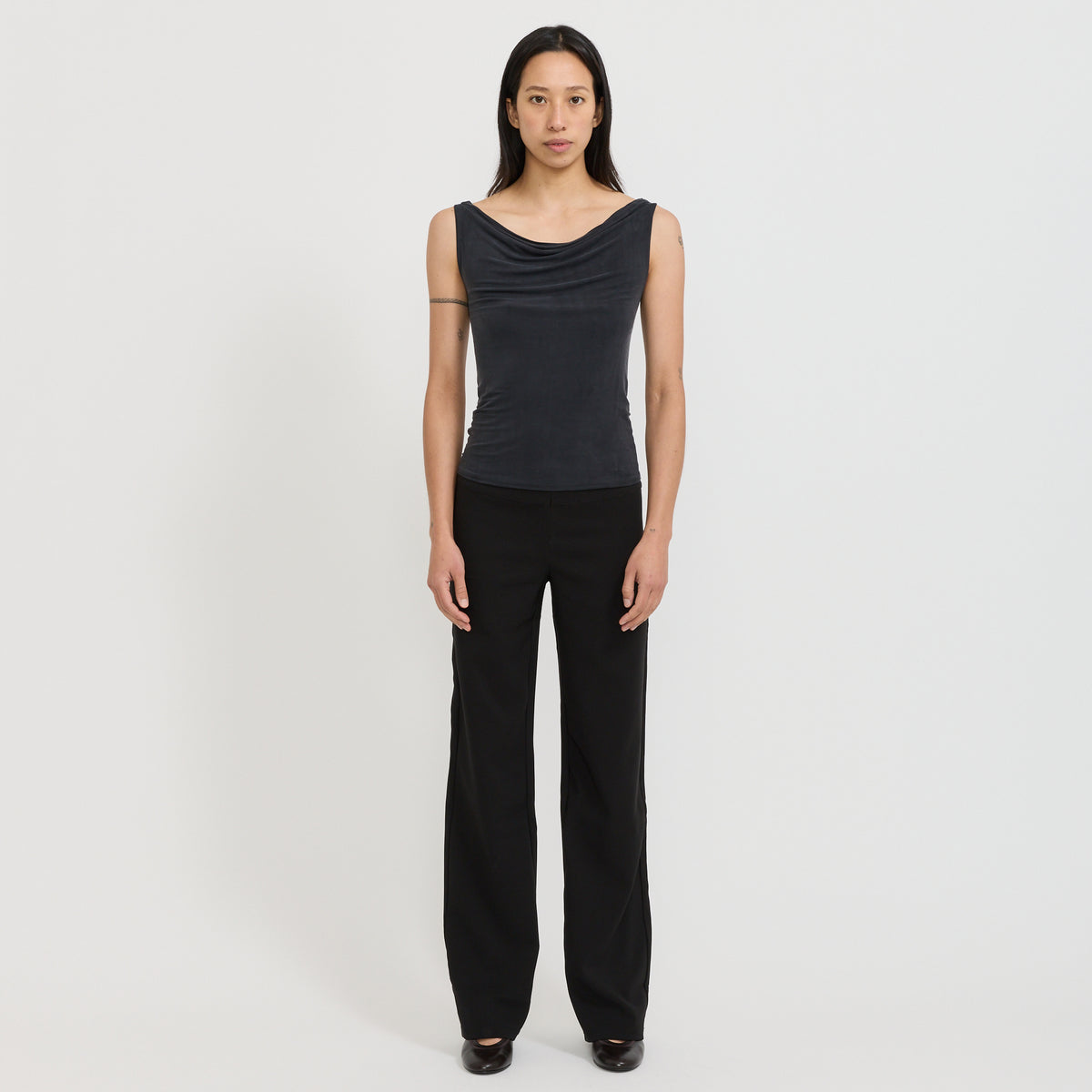 Peachy Den | Kylie Top Graphite | Maplestore