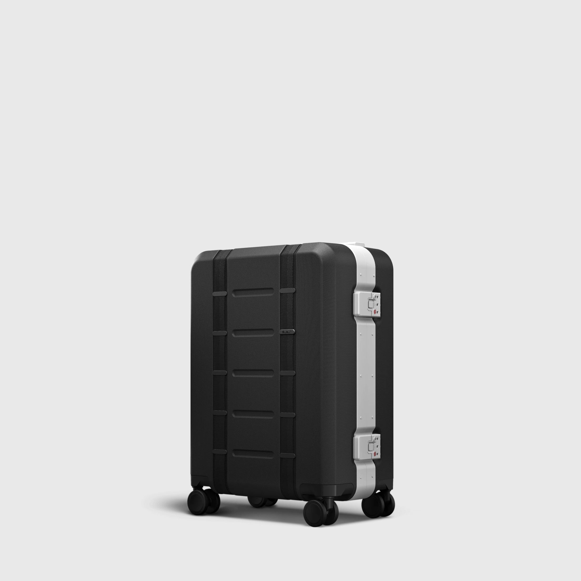 Ramverk Pro Carry-On Silver