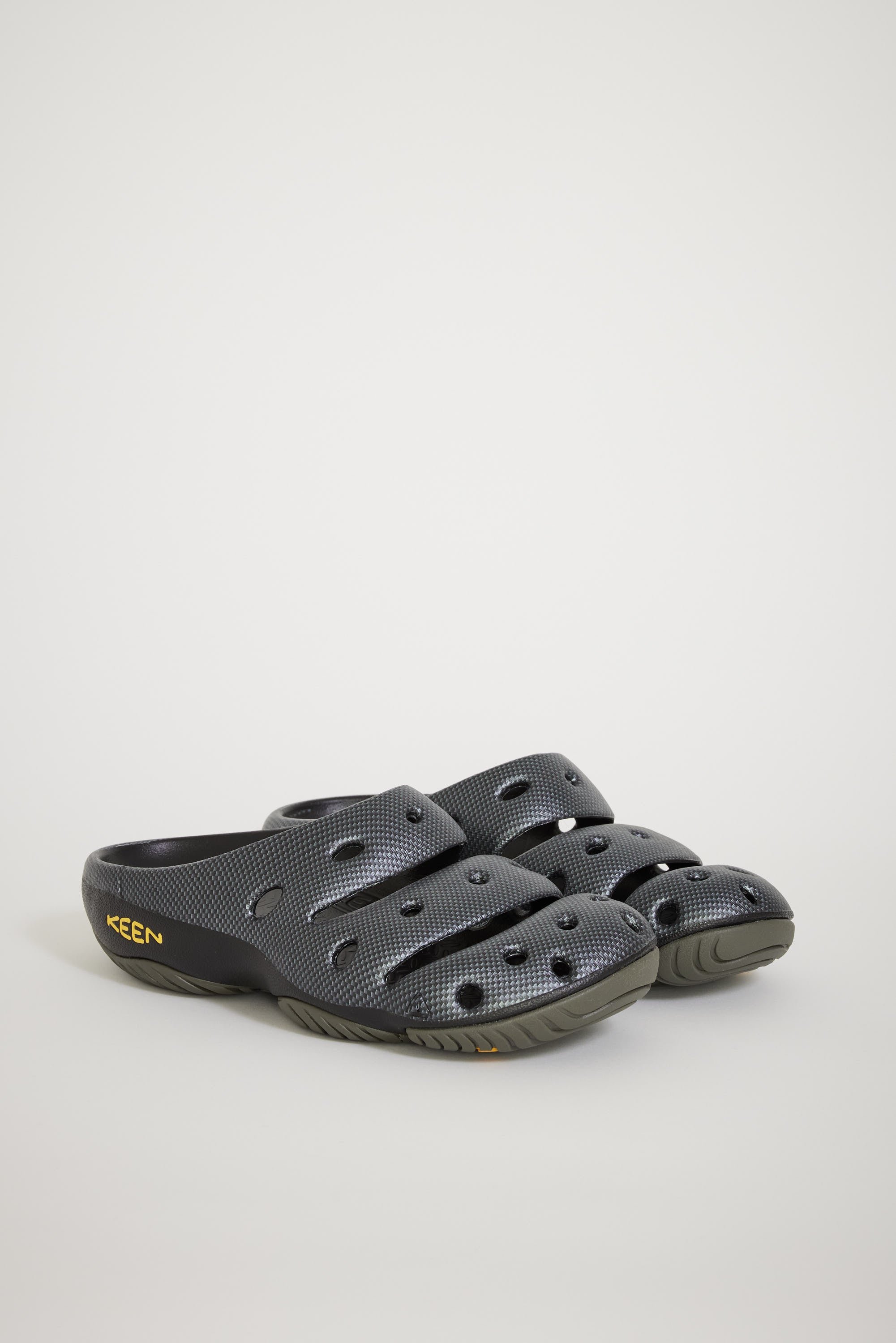 Keen | Yogui Arts Graphite | Maplestore