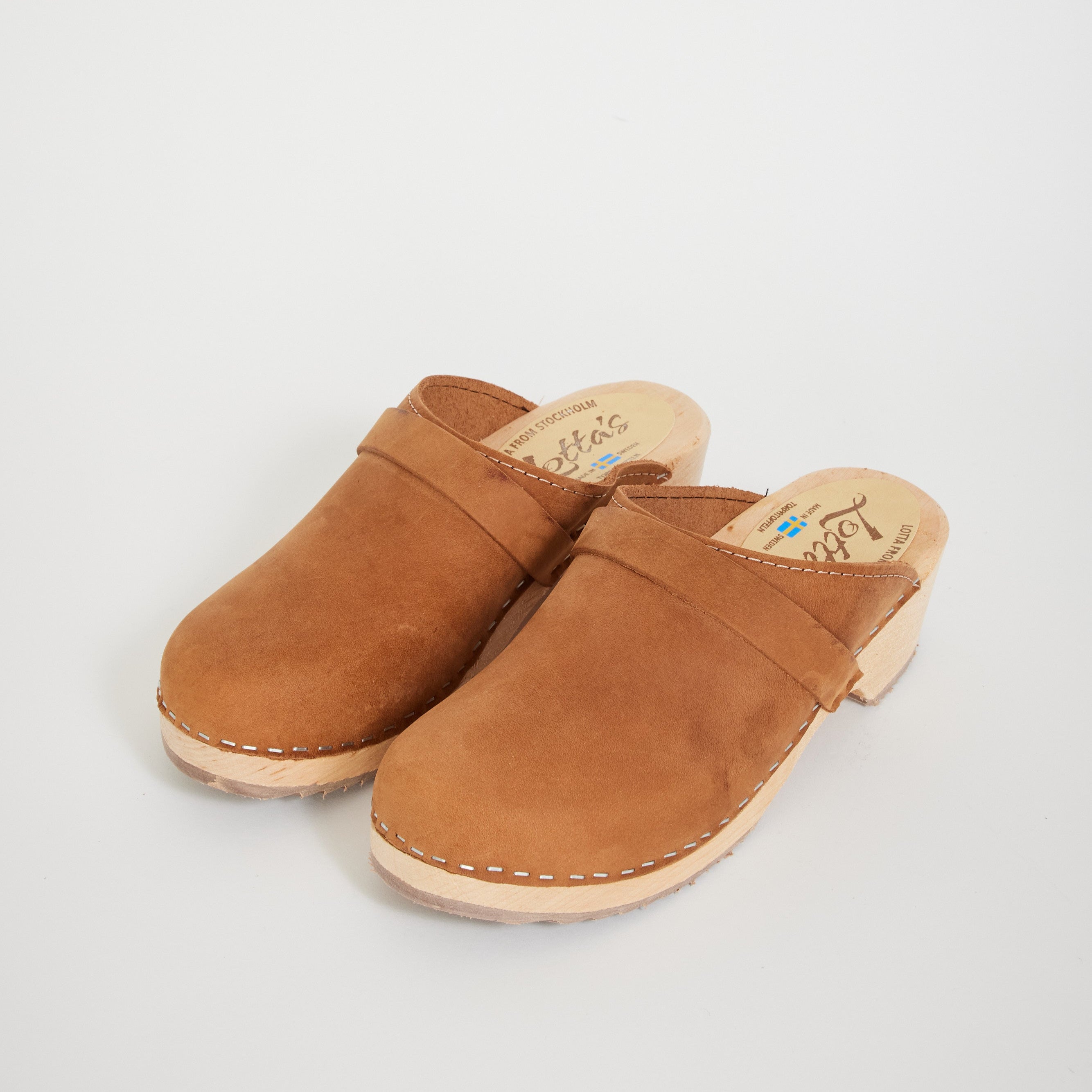 Lotta | Classic Brown Oiled Nubuck Clogs | Maplestore