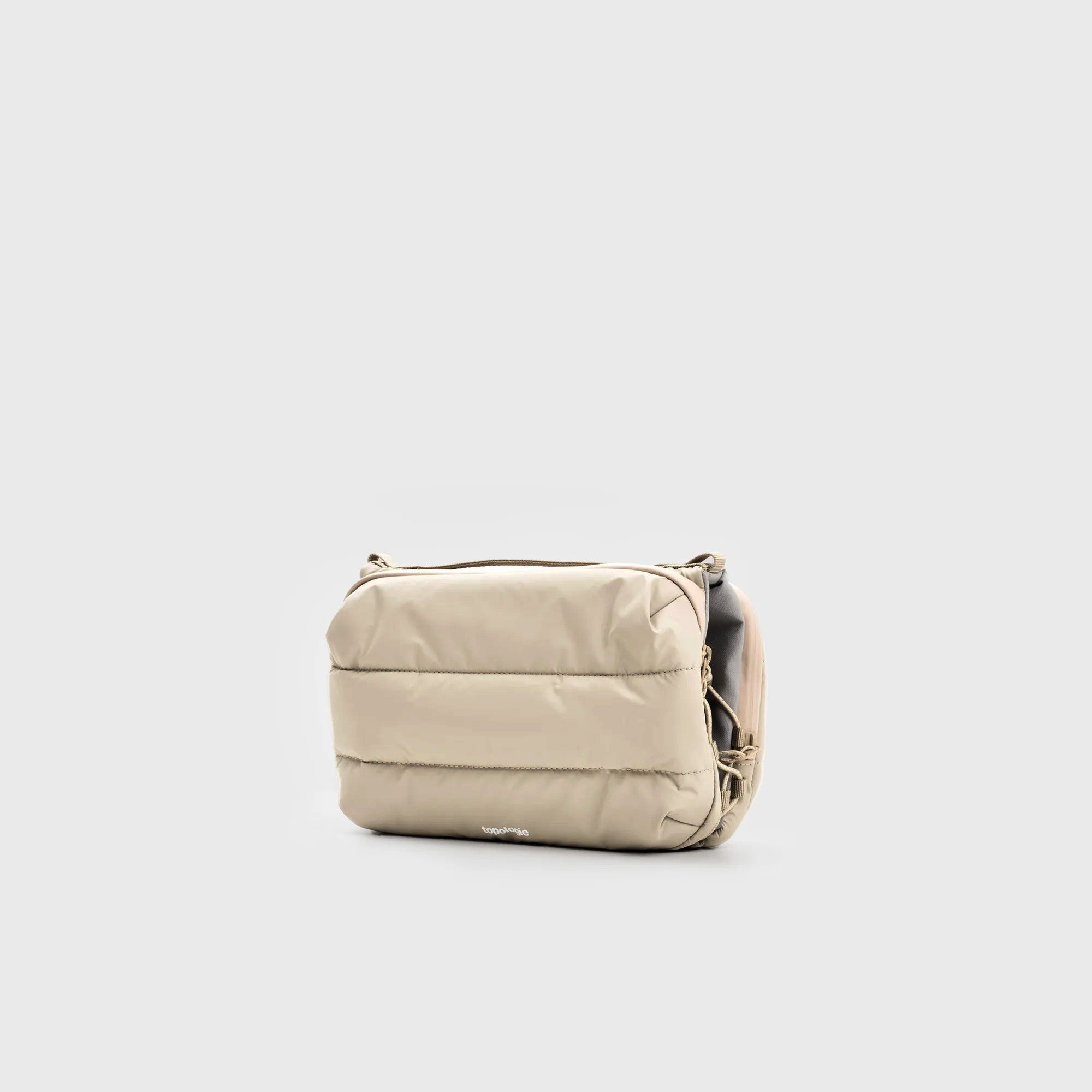 Topologie | Bottle Sacoche Large Taupe Puffer | Maplestore