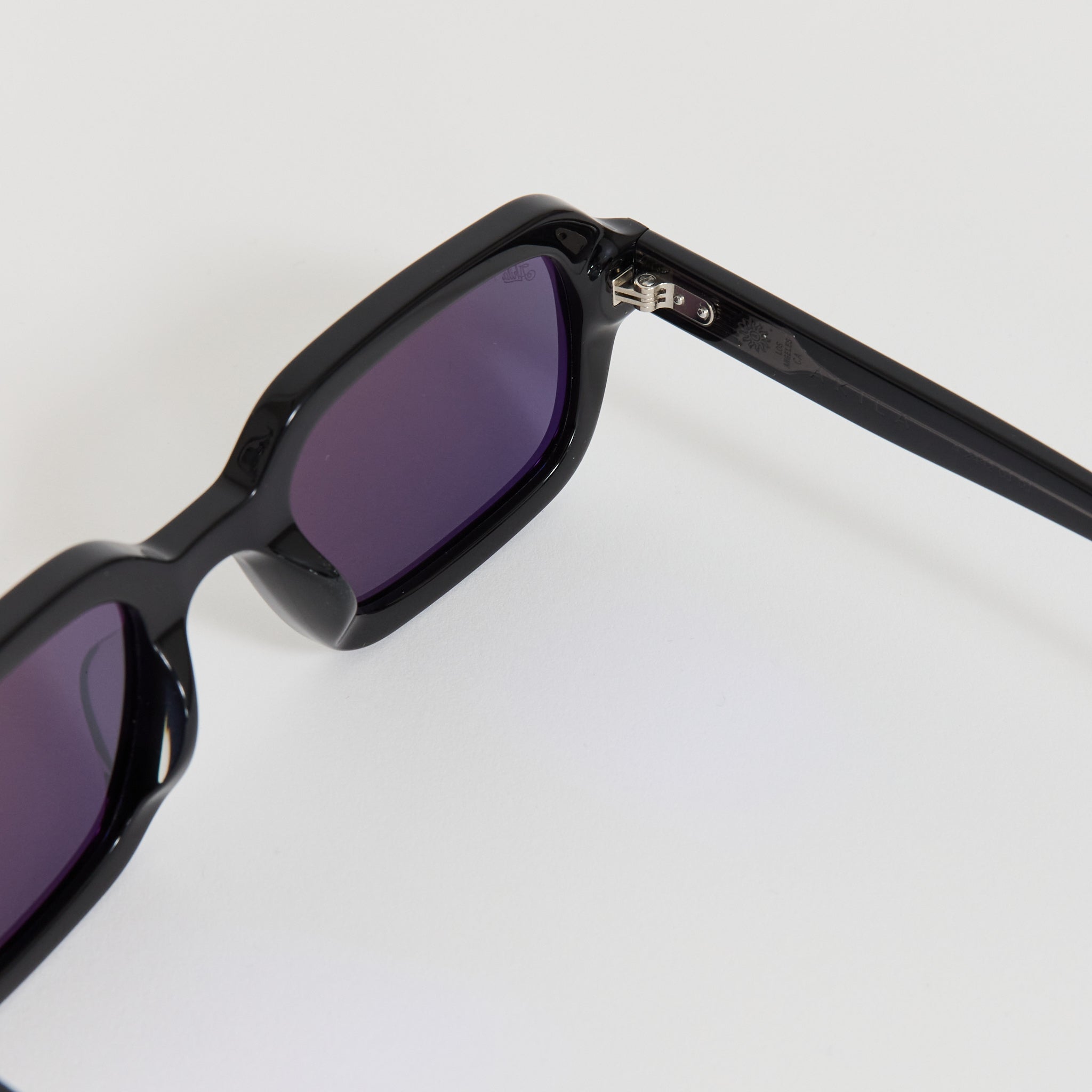 Cascade Black/Black
