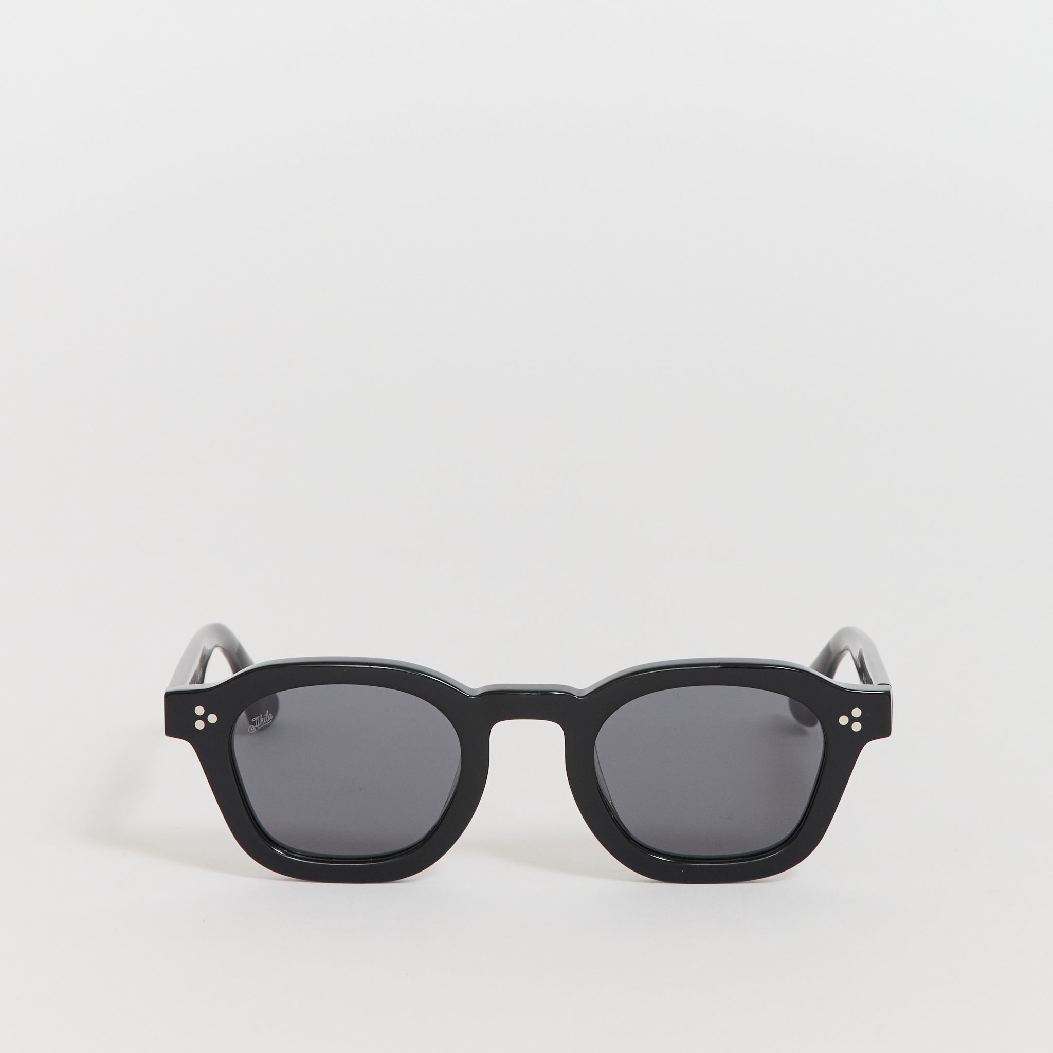 Akila Logos Black/Black | Maplestore