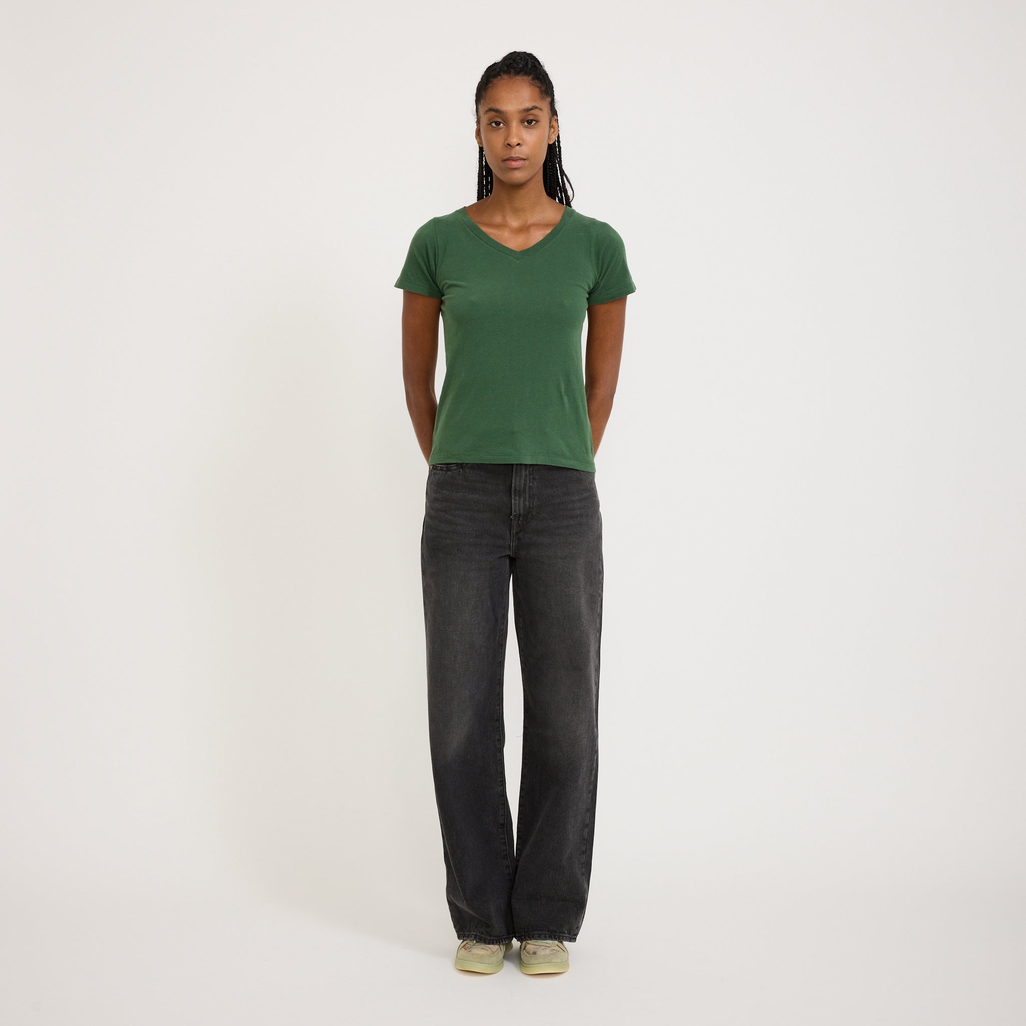 American Vintage | Gamipy V Neck T-Shirt Basil | Maplestore