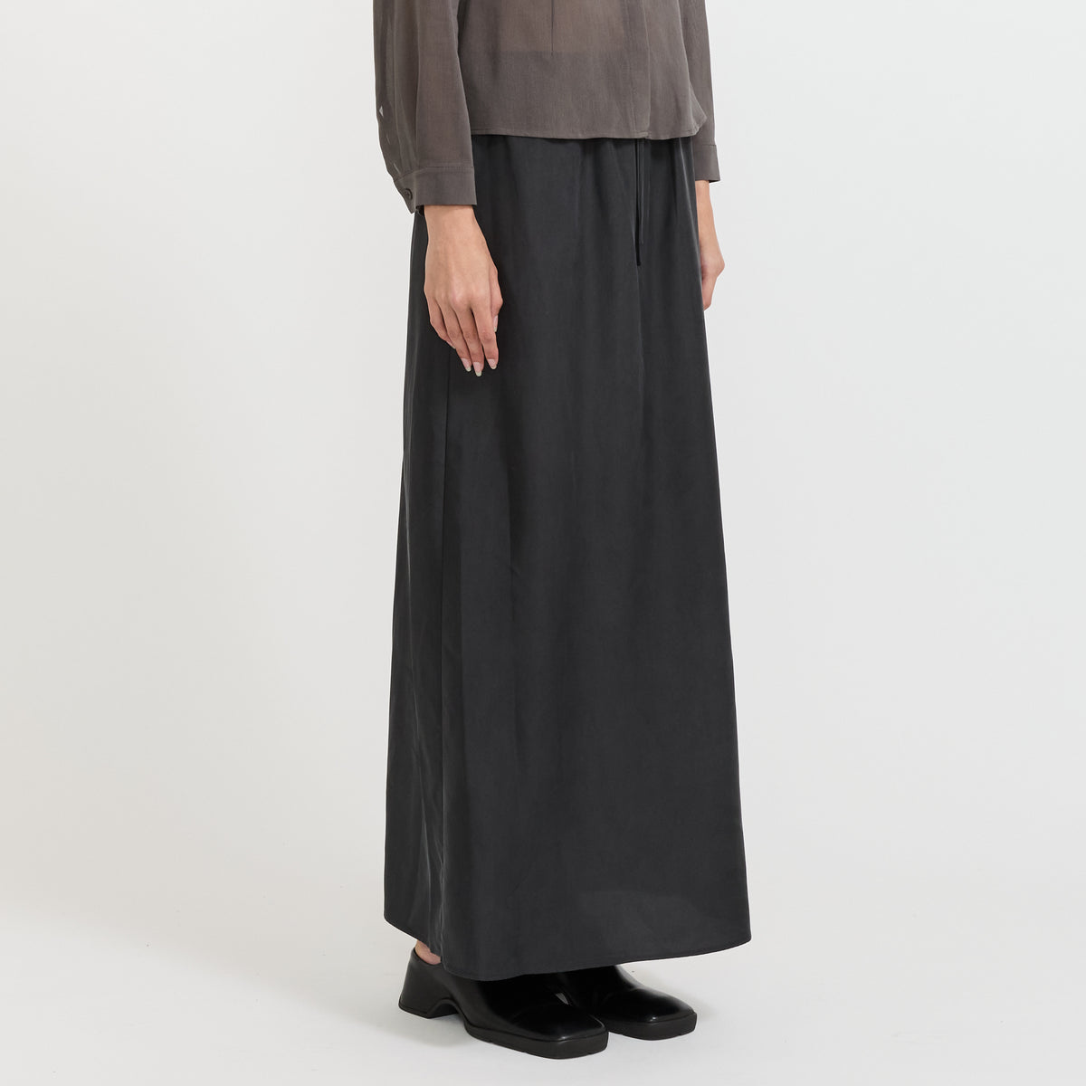 Cupro Banding Skirt Charcoal