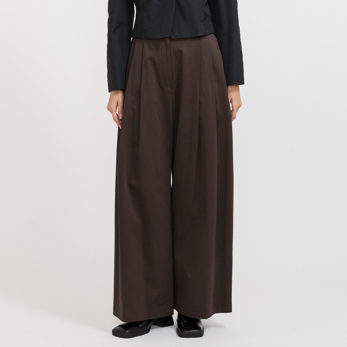 Two Tuck Wide Banding Pants Brown