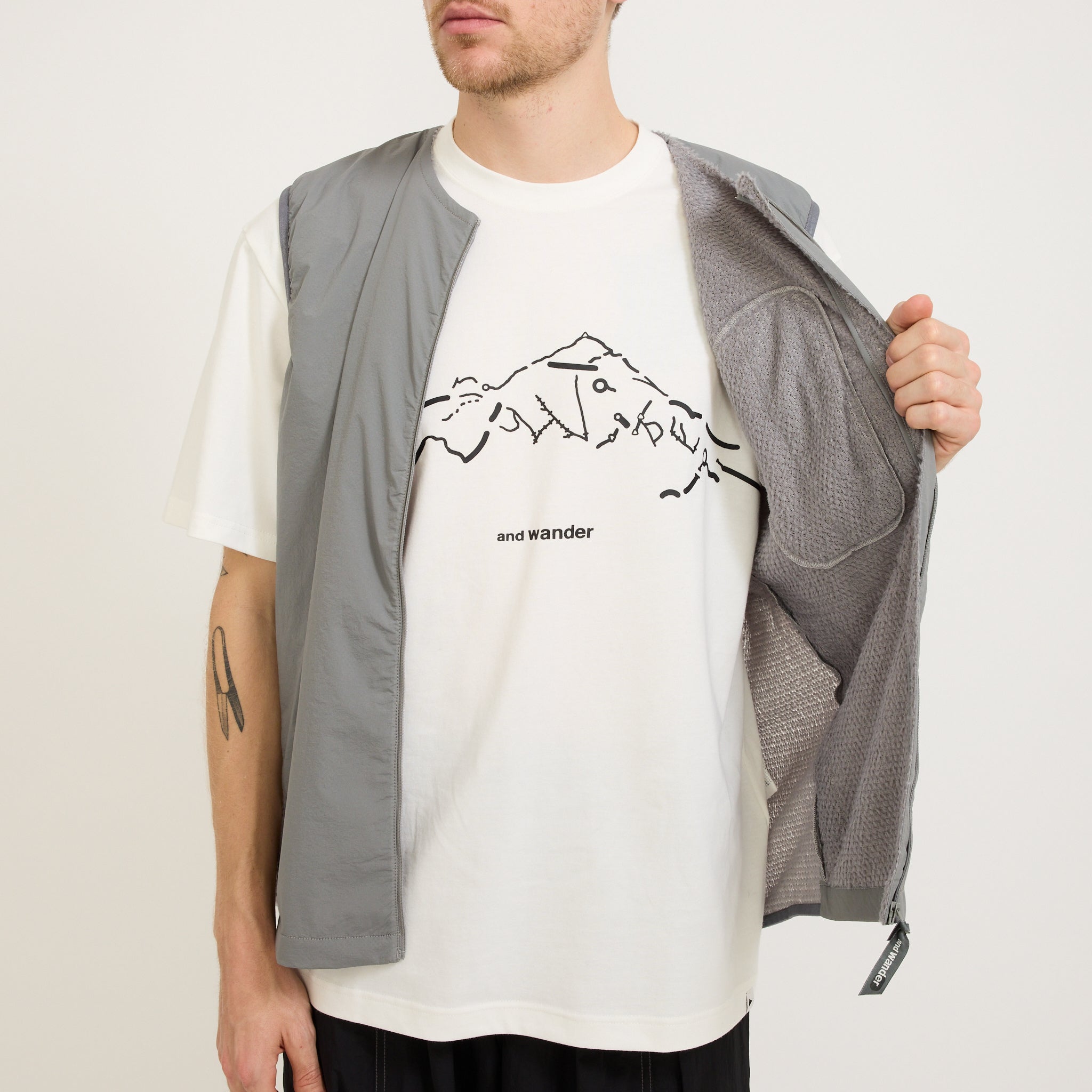 And Wander | Alpha Direct Vest Grey | Maplestore