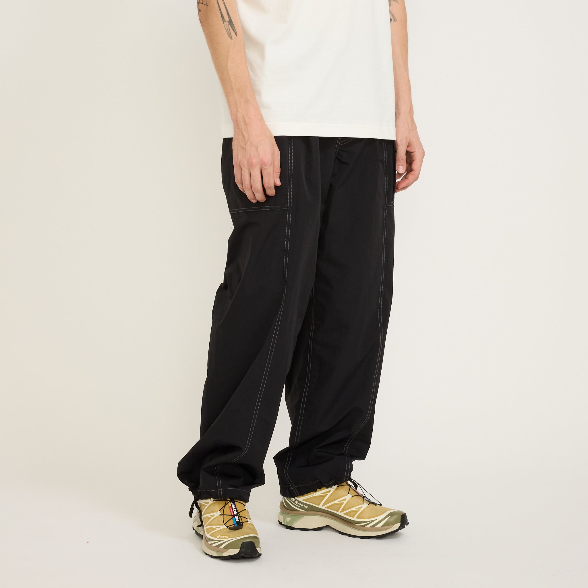 And Wander | Crinkled Nylon Pants Black | Maplestore
