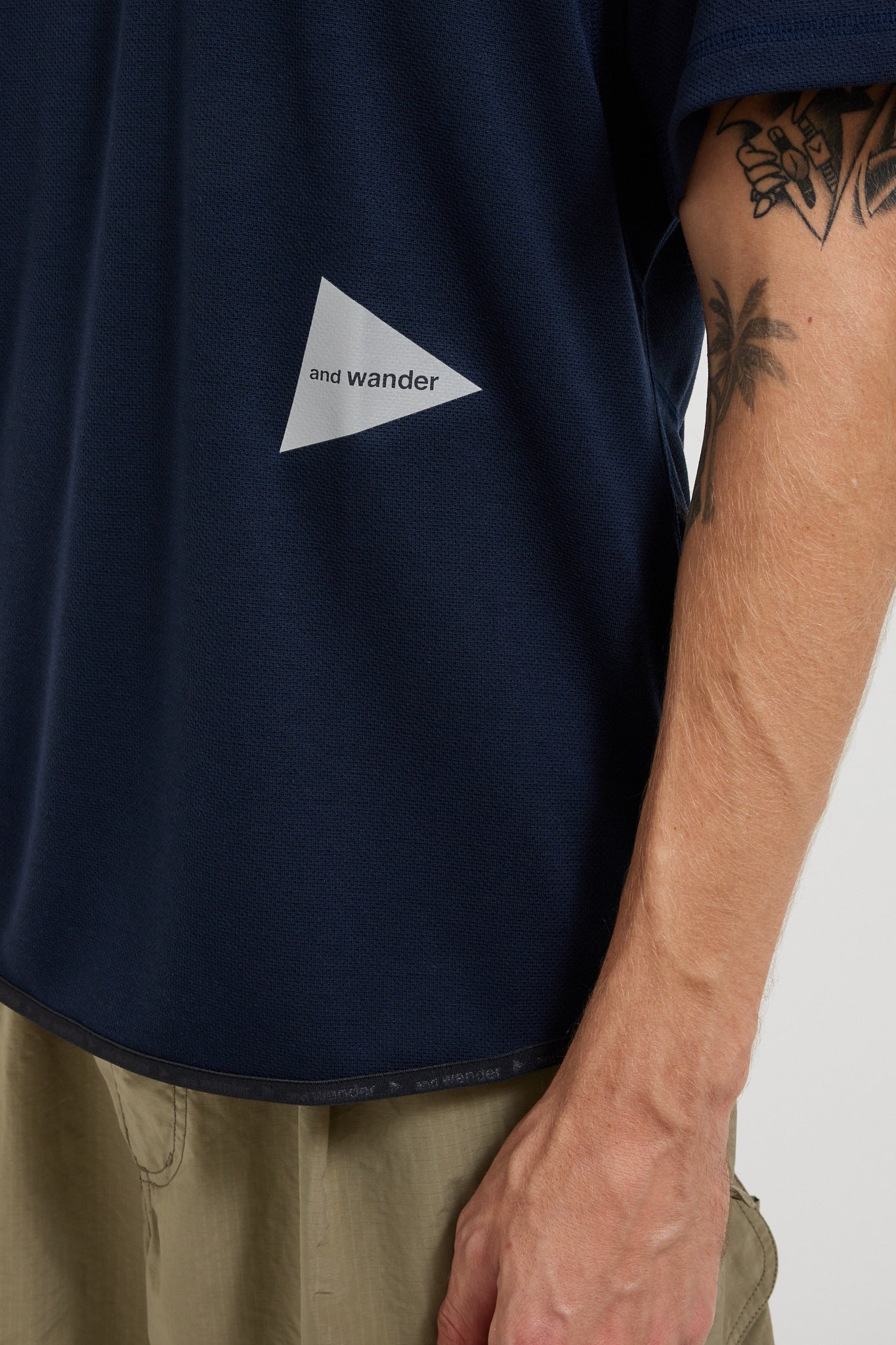 And Wander | Power Dry Jersey Raglan S/S T-Shirt Navy | Maplestore