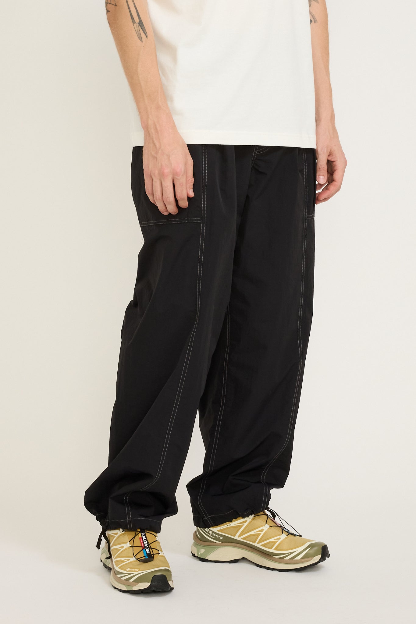 And Wander | Crinkled Nylon Pants Black | Maplestore