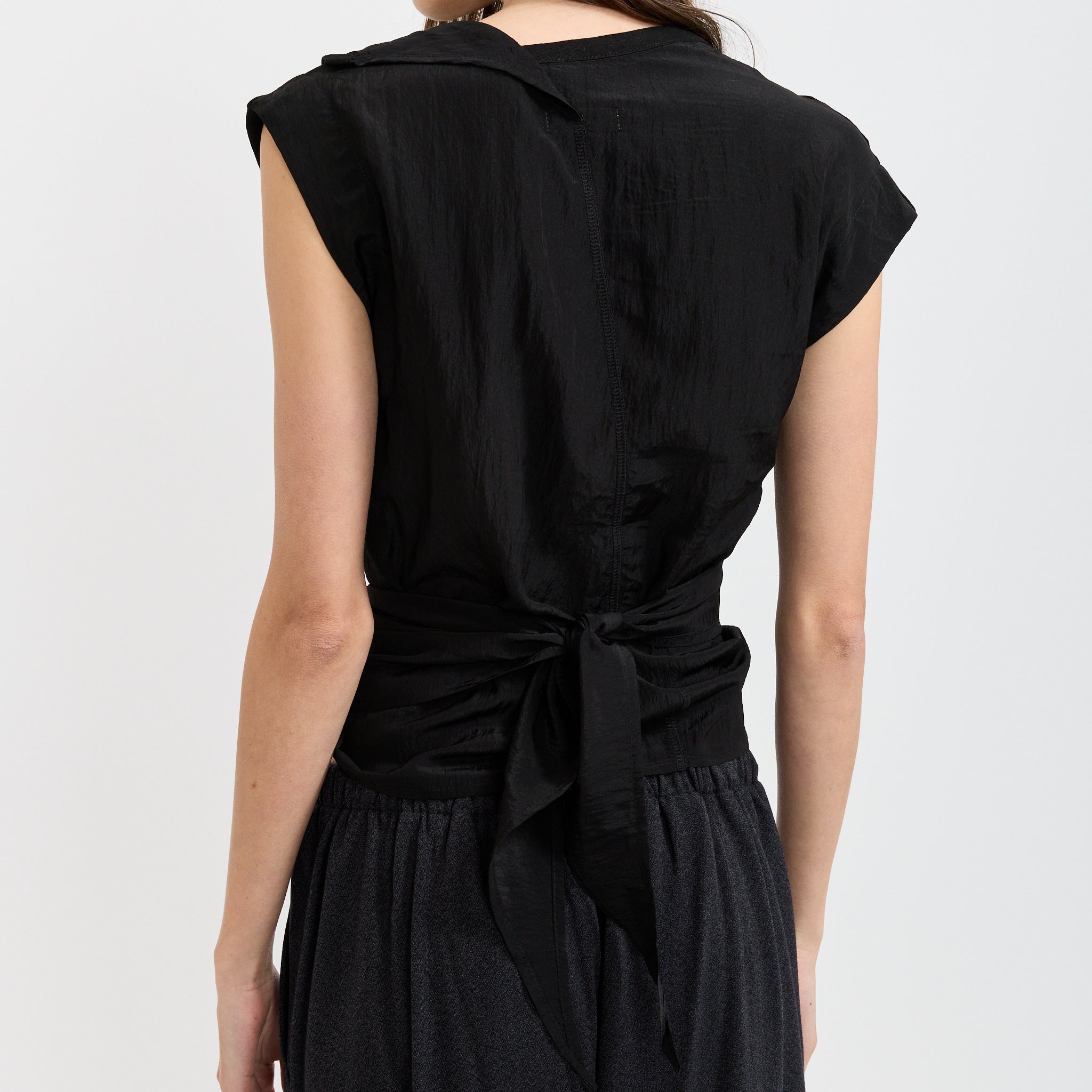 Triangle Wrap Shirt Black