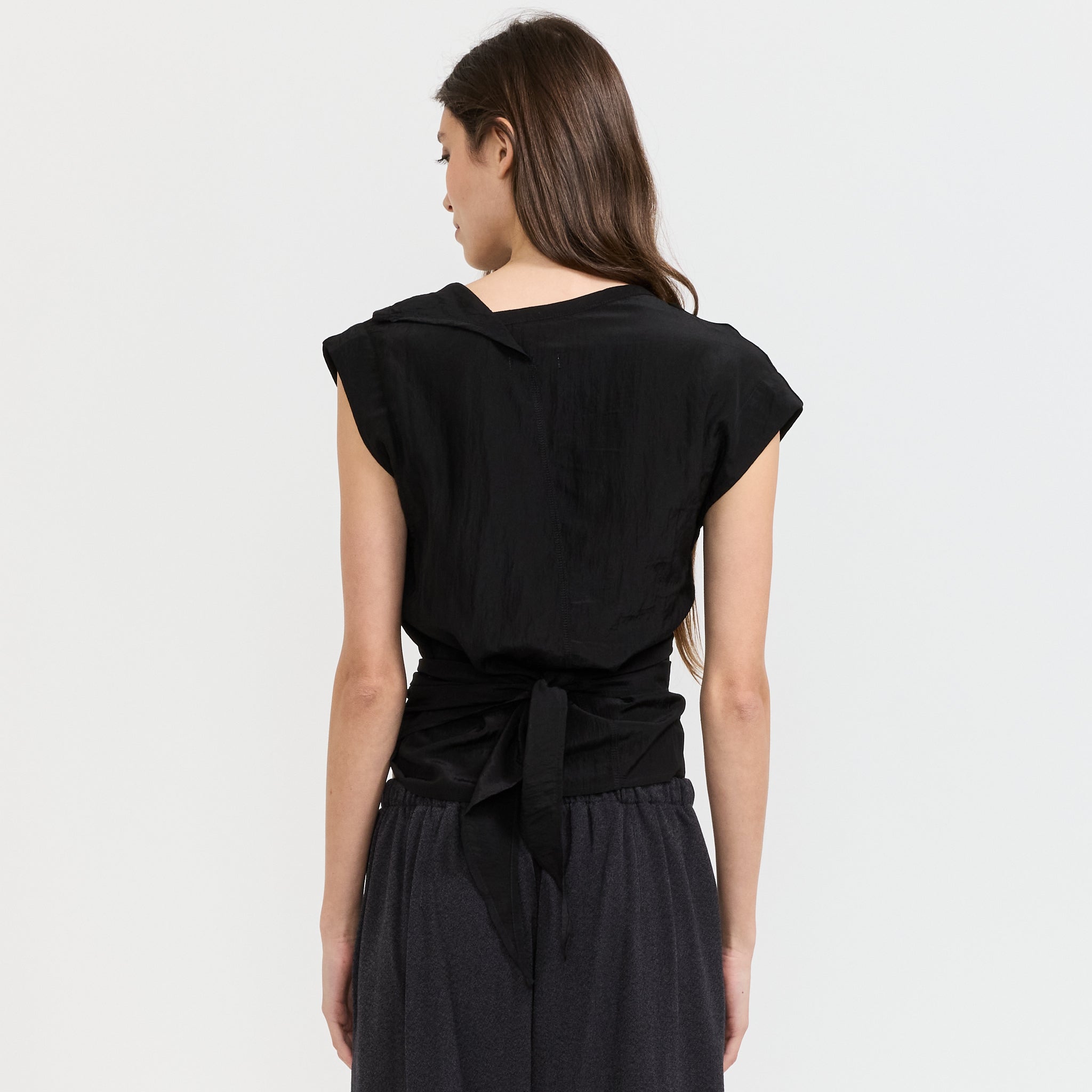 Triangle Wrap Shirt Black