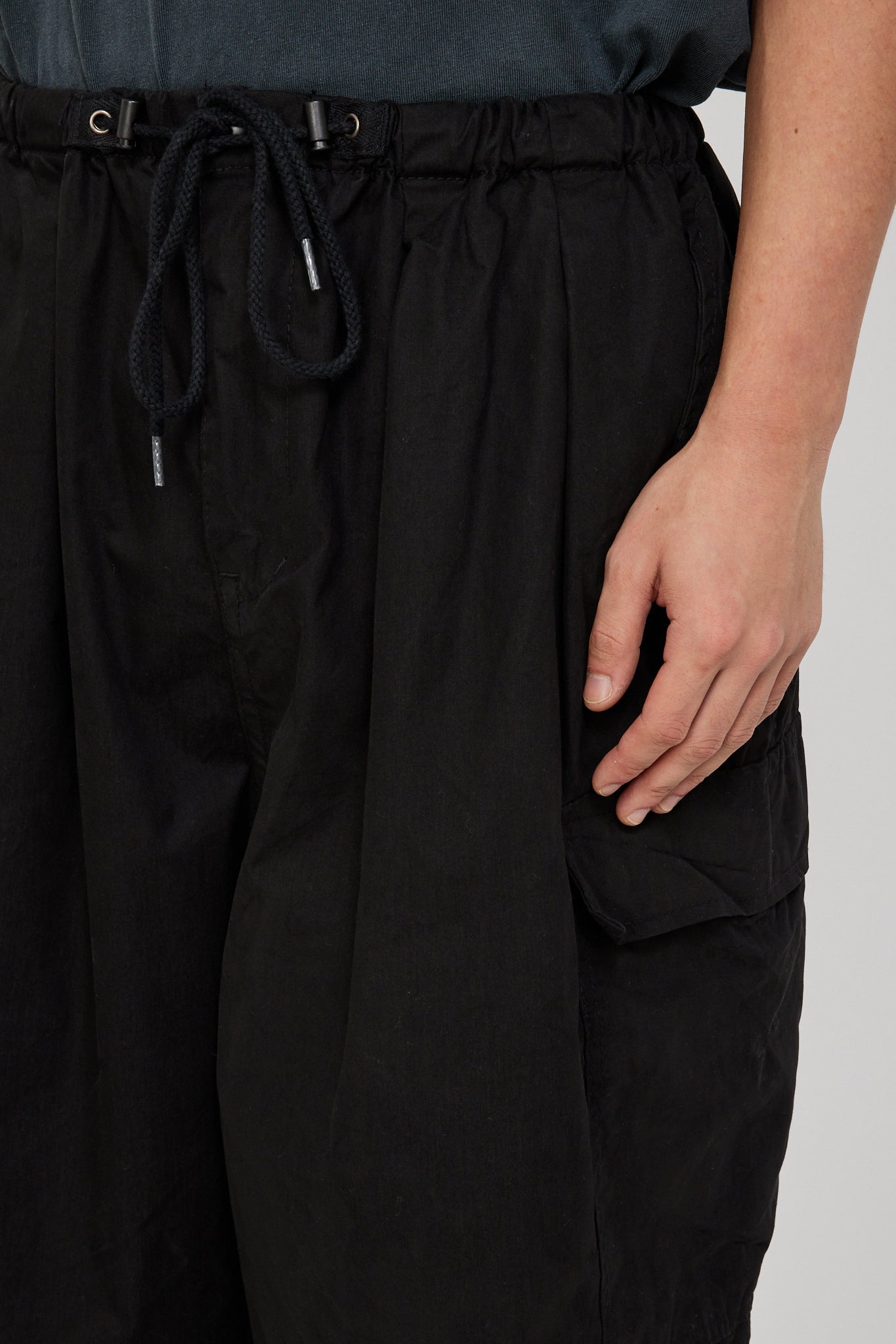 Anglan | Field Vijo Balloon Pants Black | Maplestore