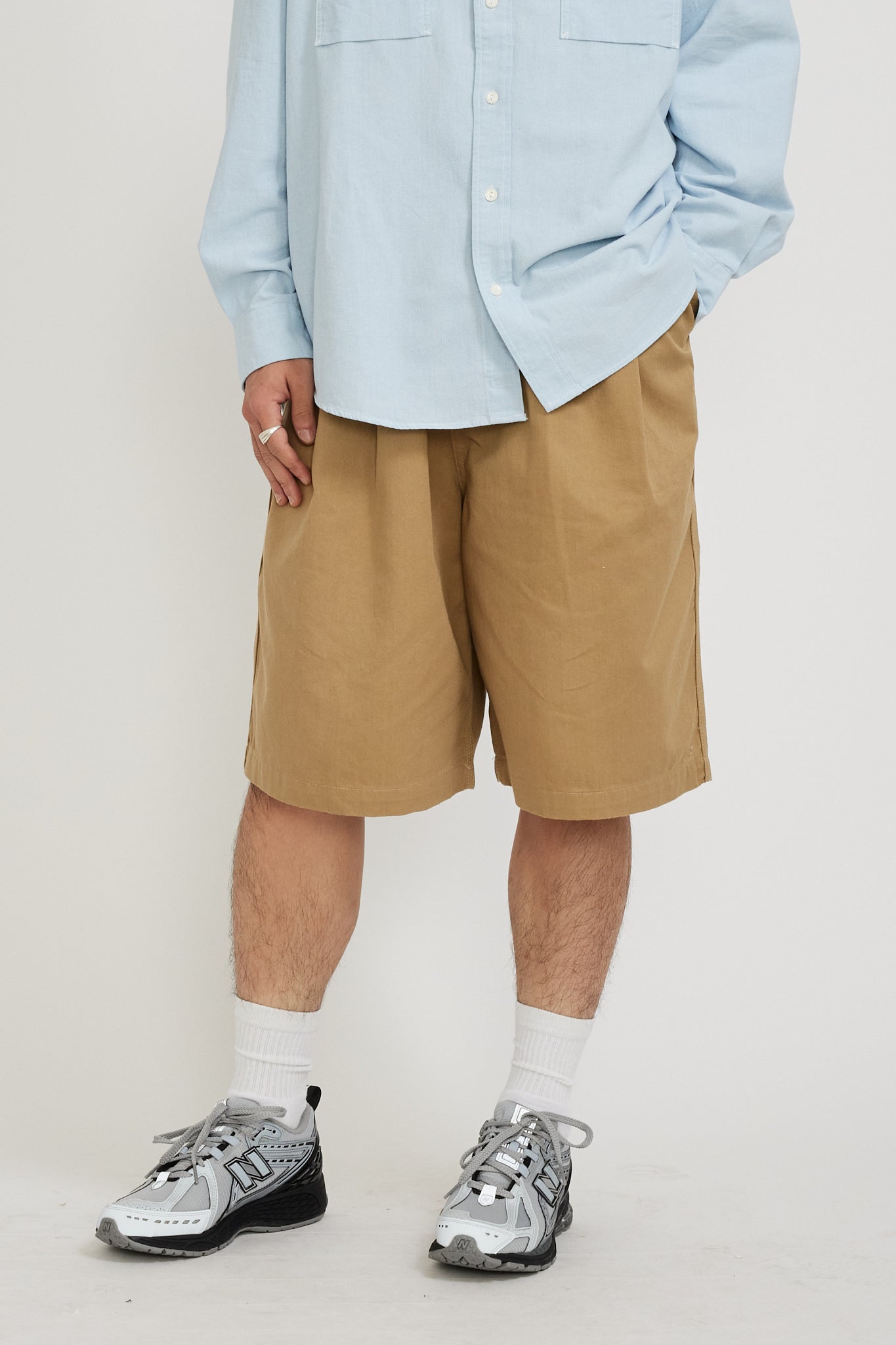 Anglan | Stitch Chino Wide Half Pants Beige | Maplestore