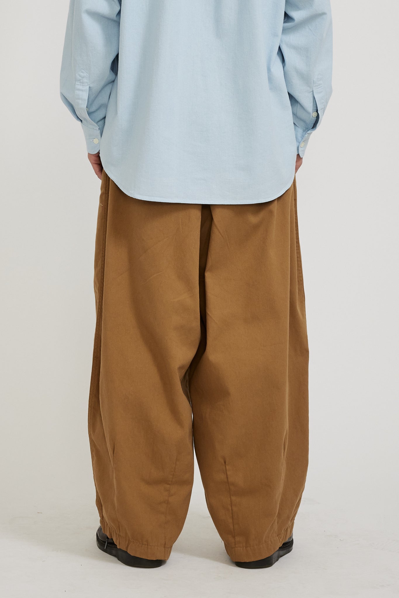 Anglan | Twill Cotton Belt Balloon Pants Beige | Maplestore