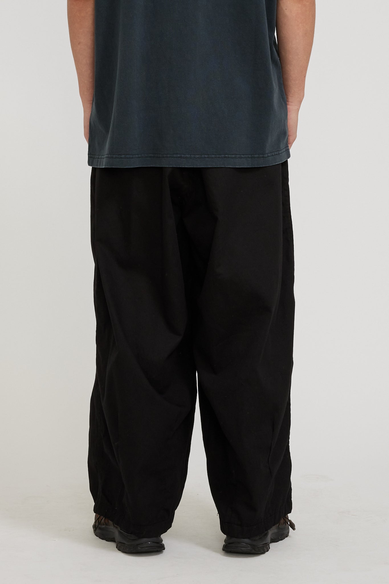 Anglan | Twill Cotton Belt Balloon Pants Black | Maplestore