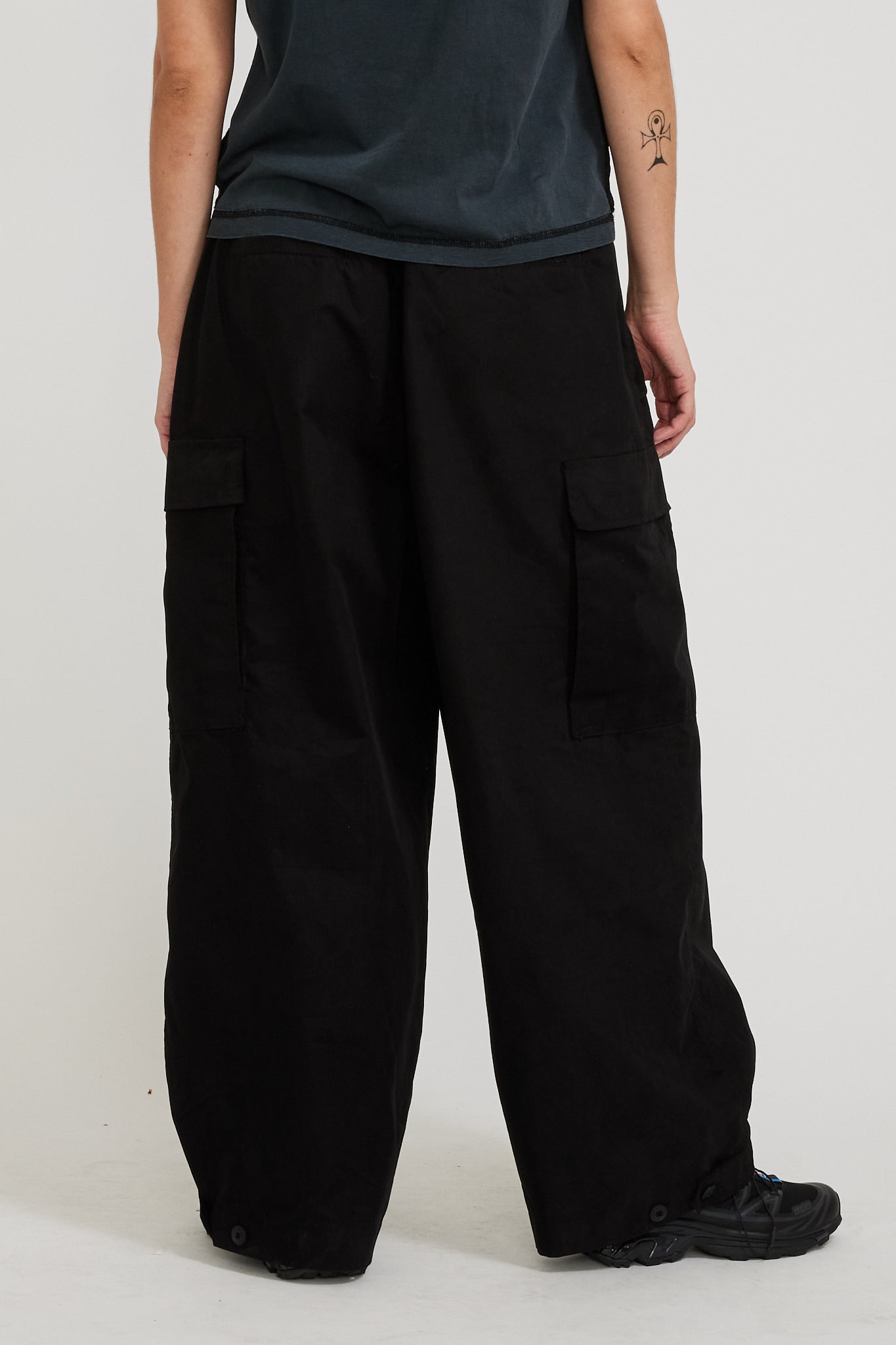 Anglan | Womens Field Vijo Balloon Pants Black | Maplestore