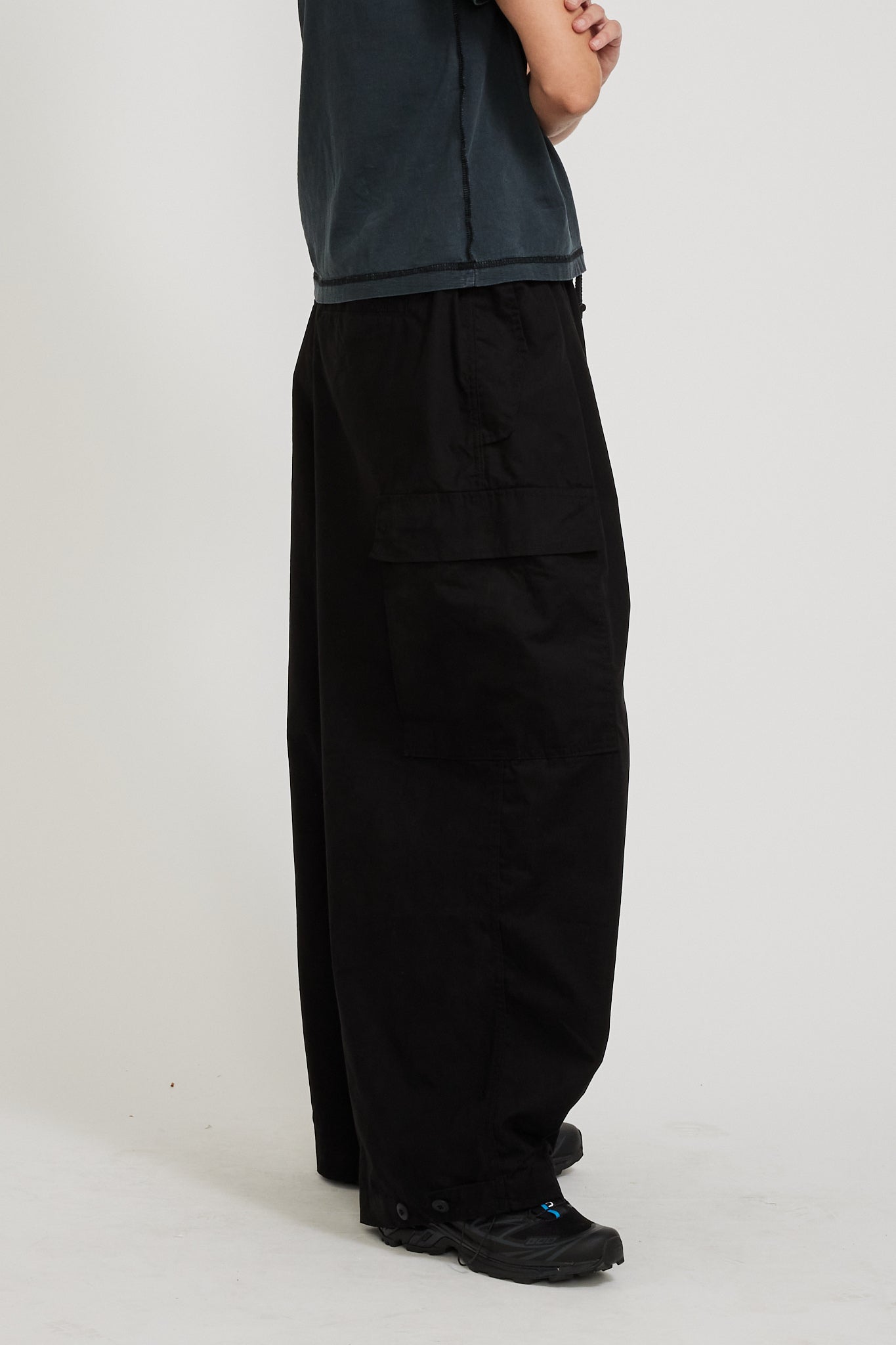 Anglan | Womens Field Vijo Balloon Pants Black | Maplestore