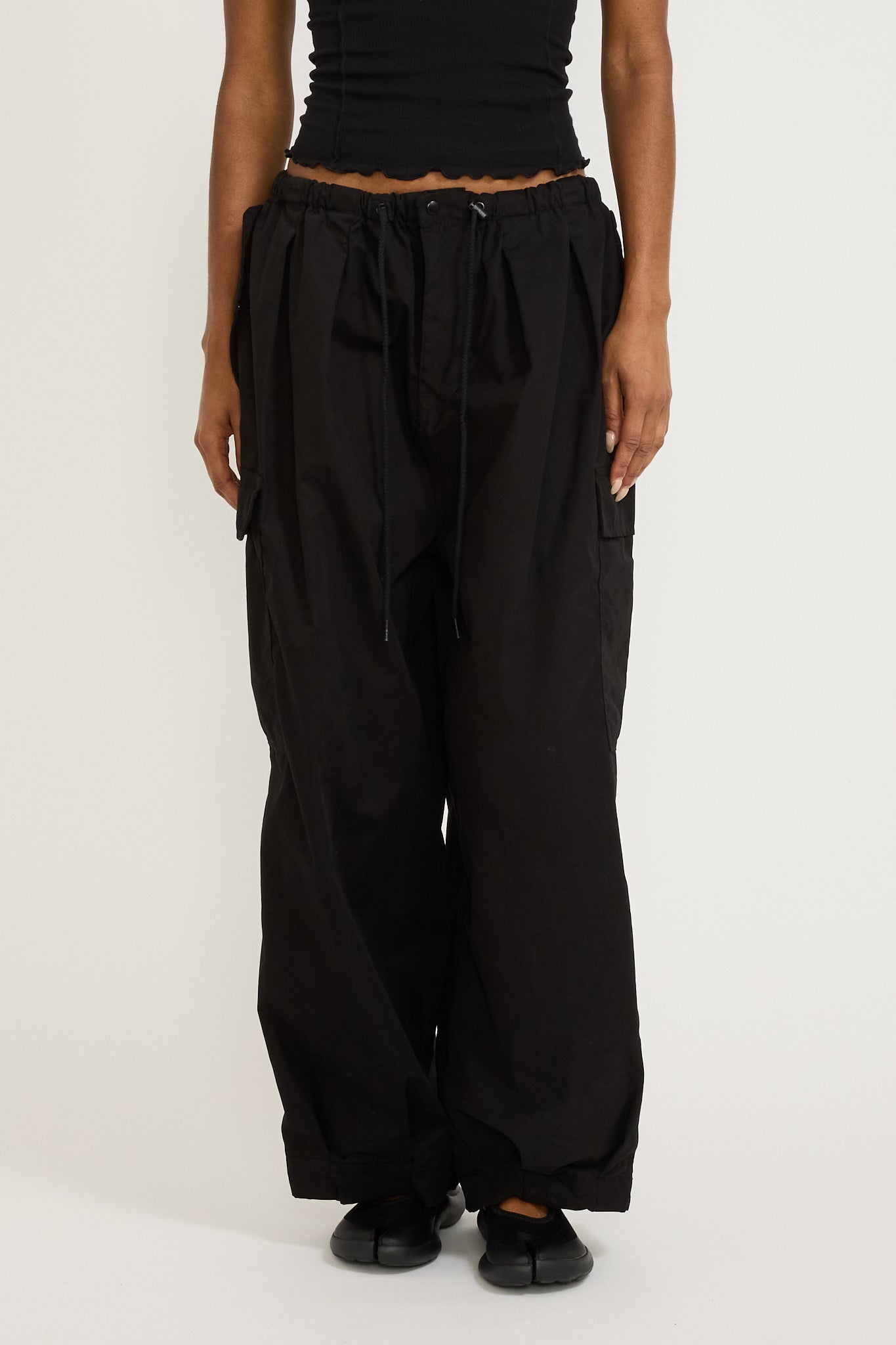 Anglan | Womens Field Vijo Balloon Pants Black | Maplestore
