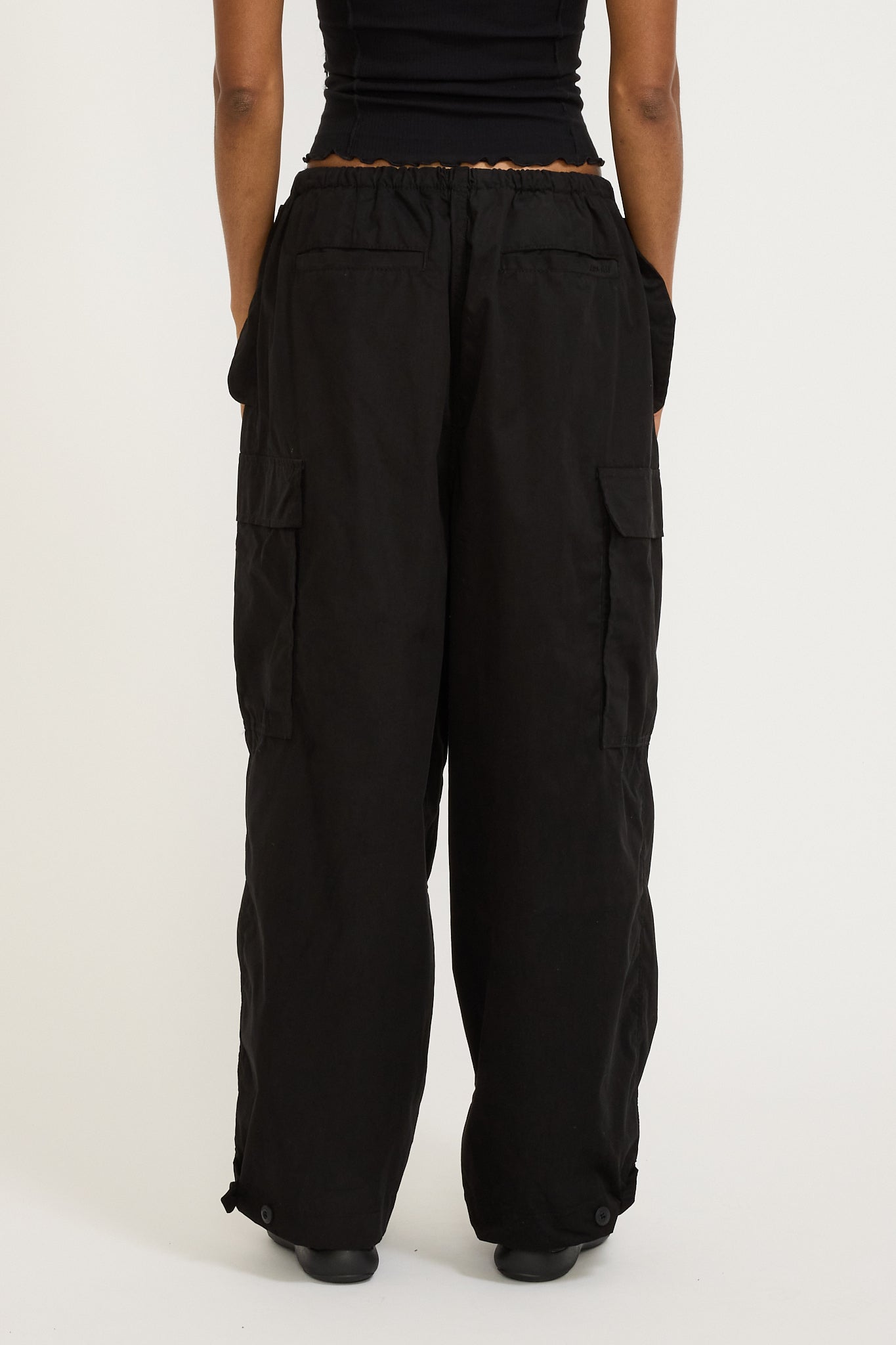 Anglan | Womens Field Vijo Balloon Pants Black | Maplestore