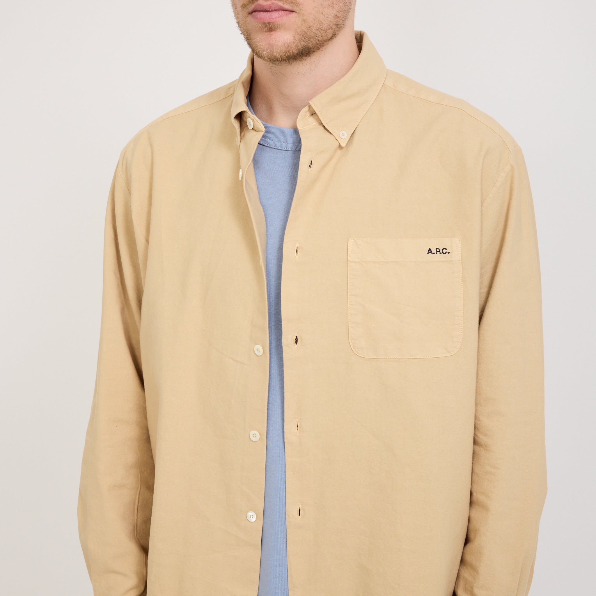 A.P.C. | Mateo Logo Shirt Beige | Maplestore