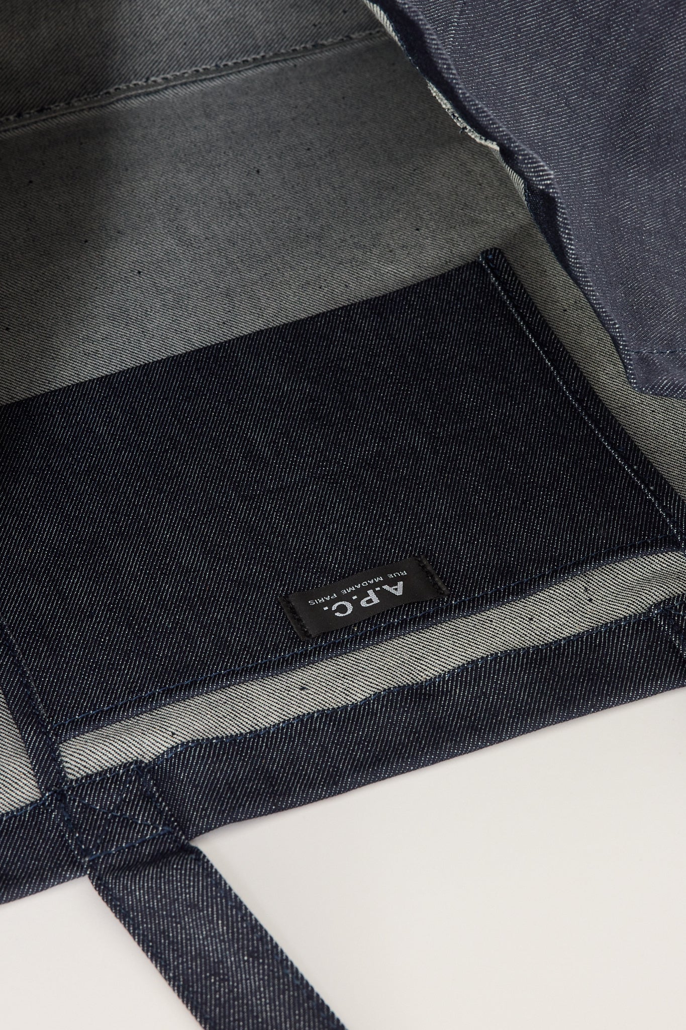 A.P.C. | Daniela Shopping Bag Indigo | Maplestore